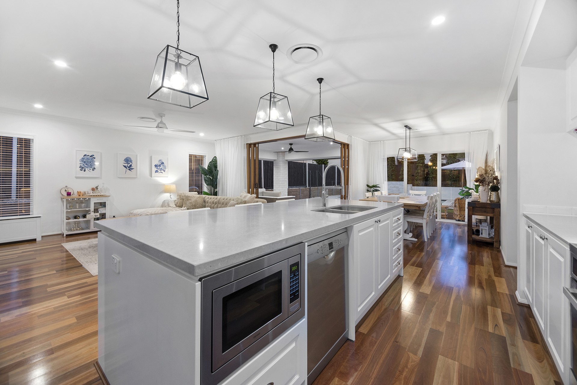 19 Lone Pine Circuit, Upper Coomera, Upper Coomera - Thumbnail 7