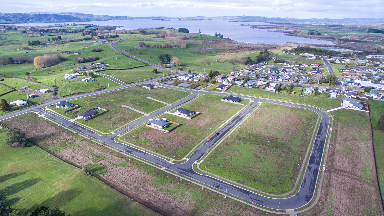 Swan Road Sections, Te Kauwhata > RE/MAX Stars