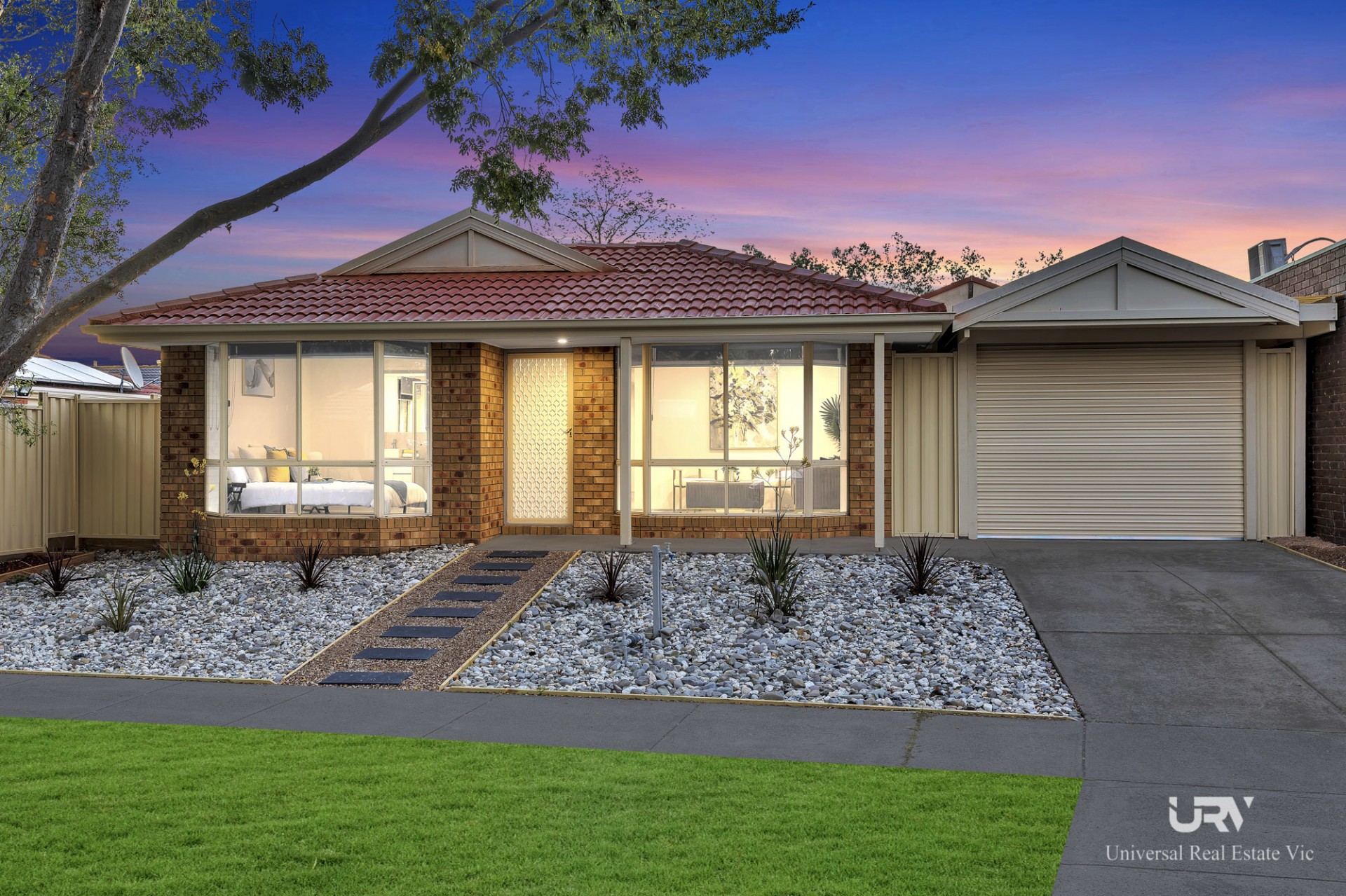 23 Pinnock Avenue, Roxburgh Park - Image 1
