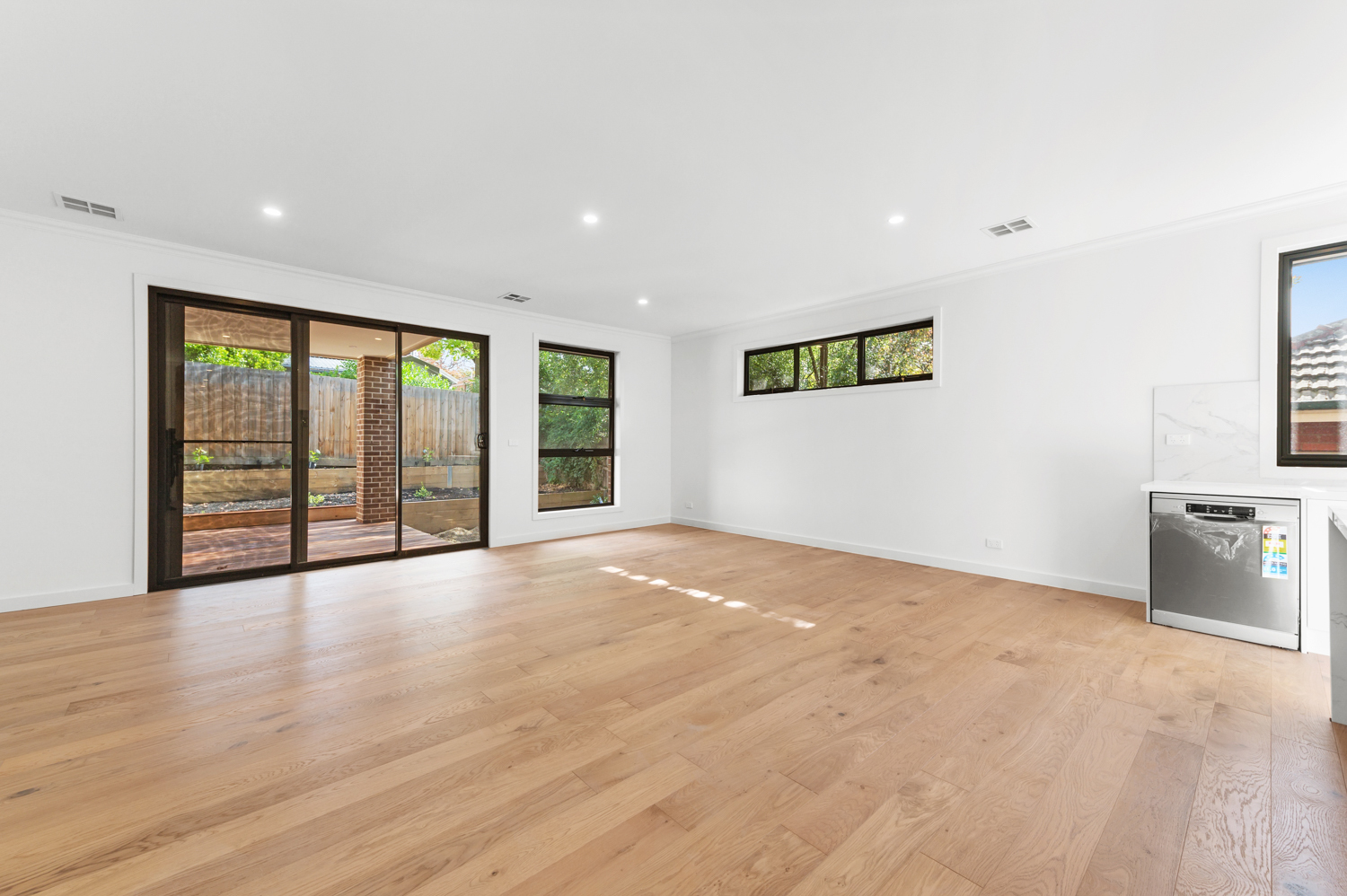 16 Gibson St, Box Hill South > AUSFORTUNE PROPERTY GROUP PTY LTD