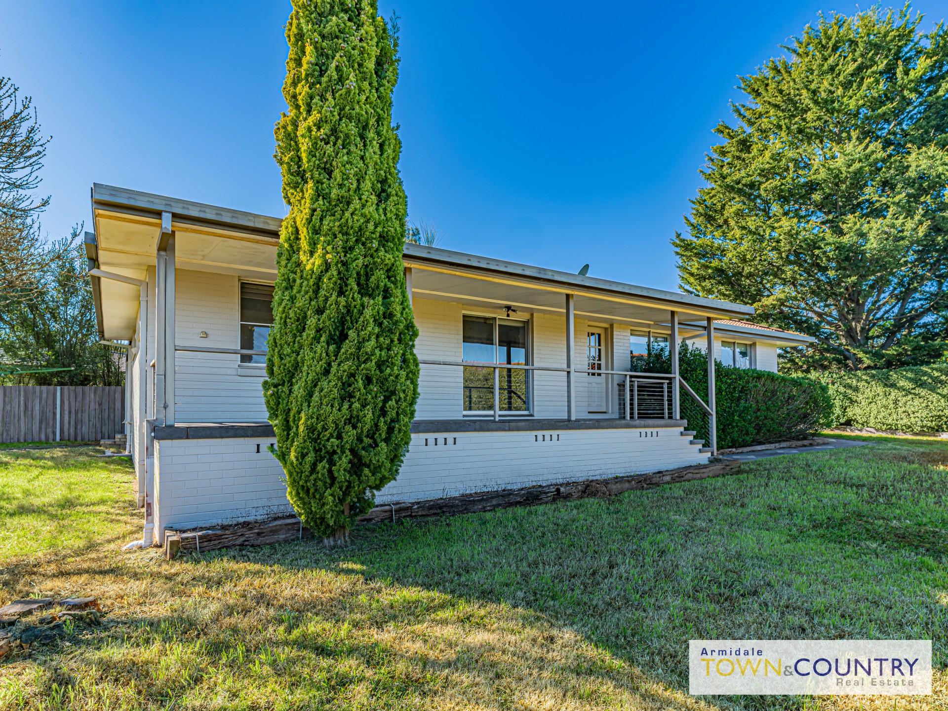 9 Patricia Close, Armidale - Image 1