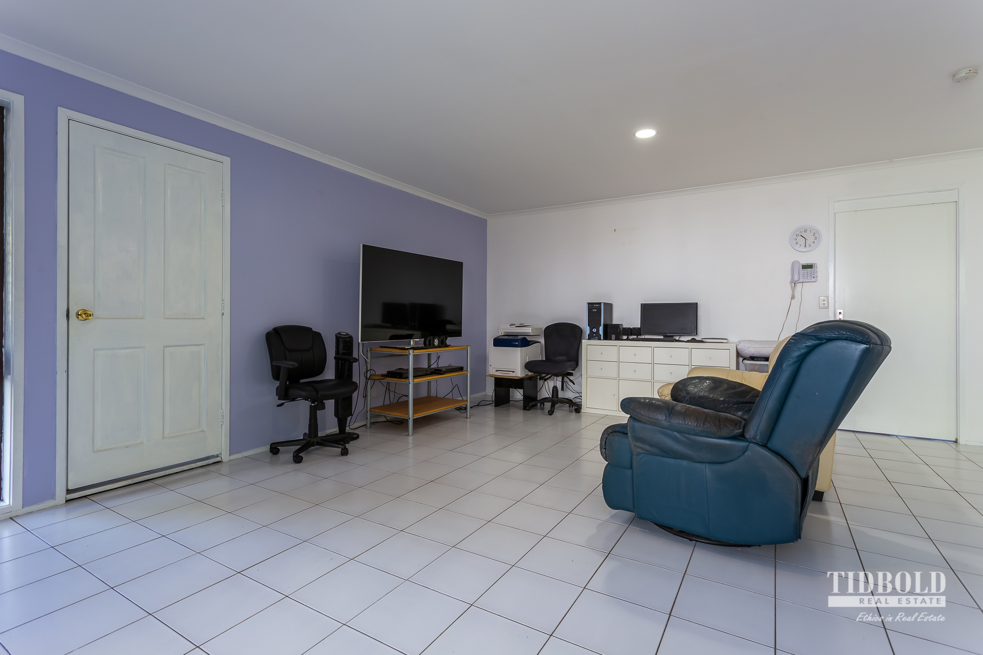 1 Gordonia Drive, Redland Bay - Thumbnail 3