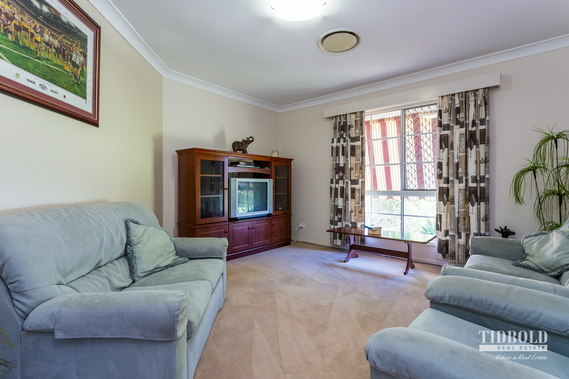 3 Marjorie Buckler Avenue, Redland Bay - Thumbnail 4