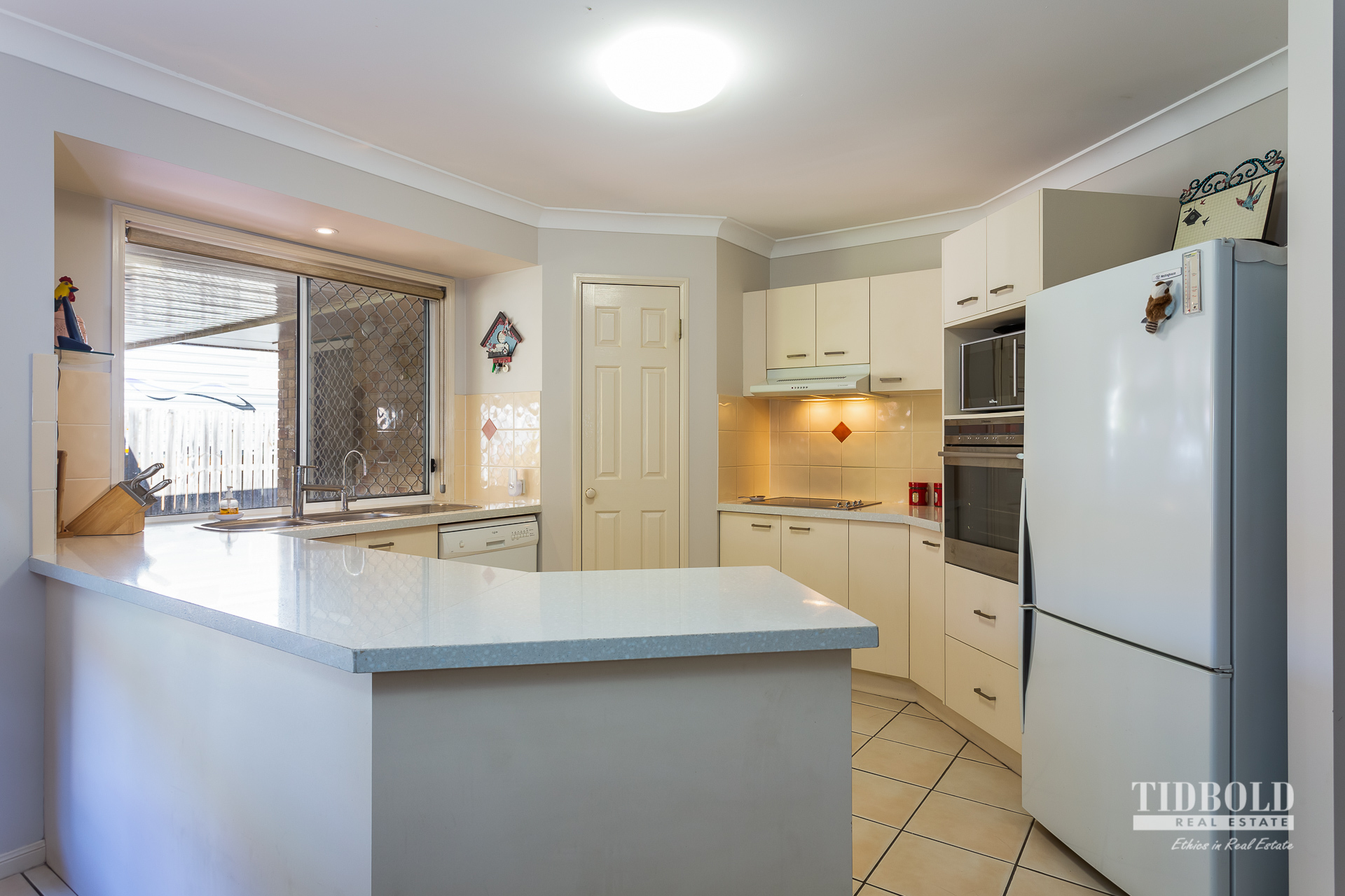3 Marjorie Buckler Avenue, Redland Bay - Thumbnail 2