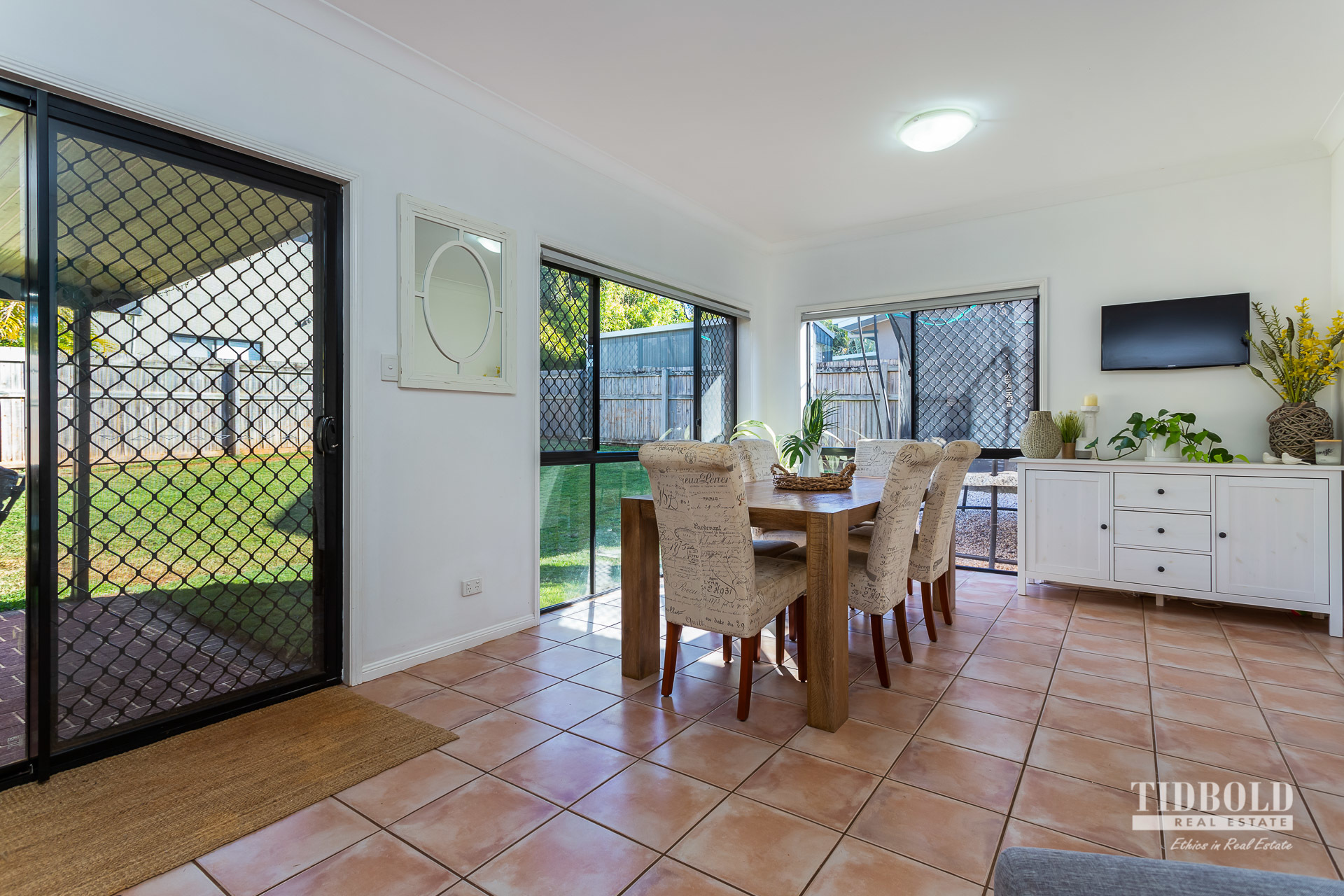 4 Creedin Court, Redland Bay - Thumbnail 3