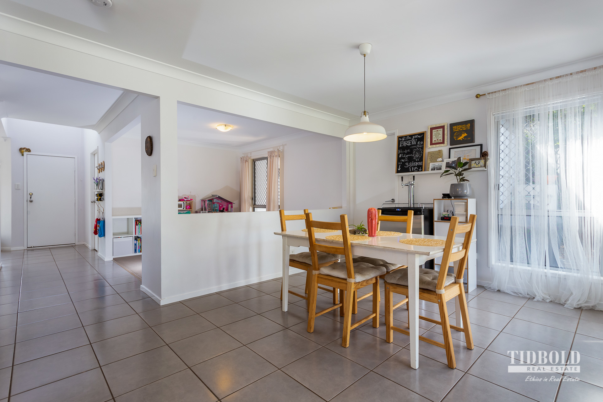 6 Pelorus Street, Redland Bay - Thumbnail 3