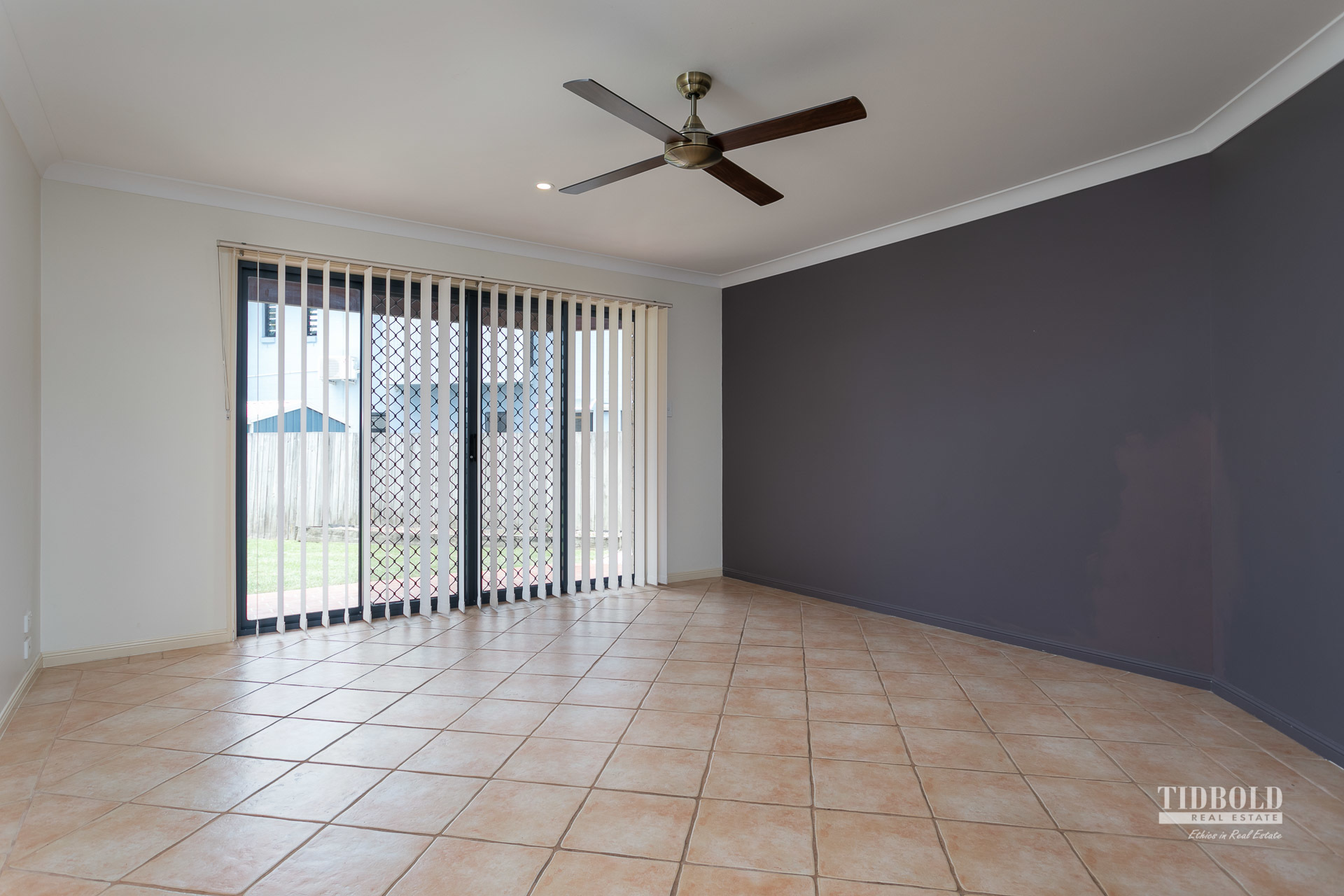 16 Torquay Road, Redland Bay - Thumbnail 3