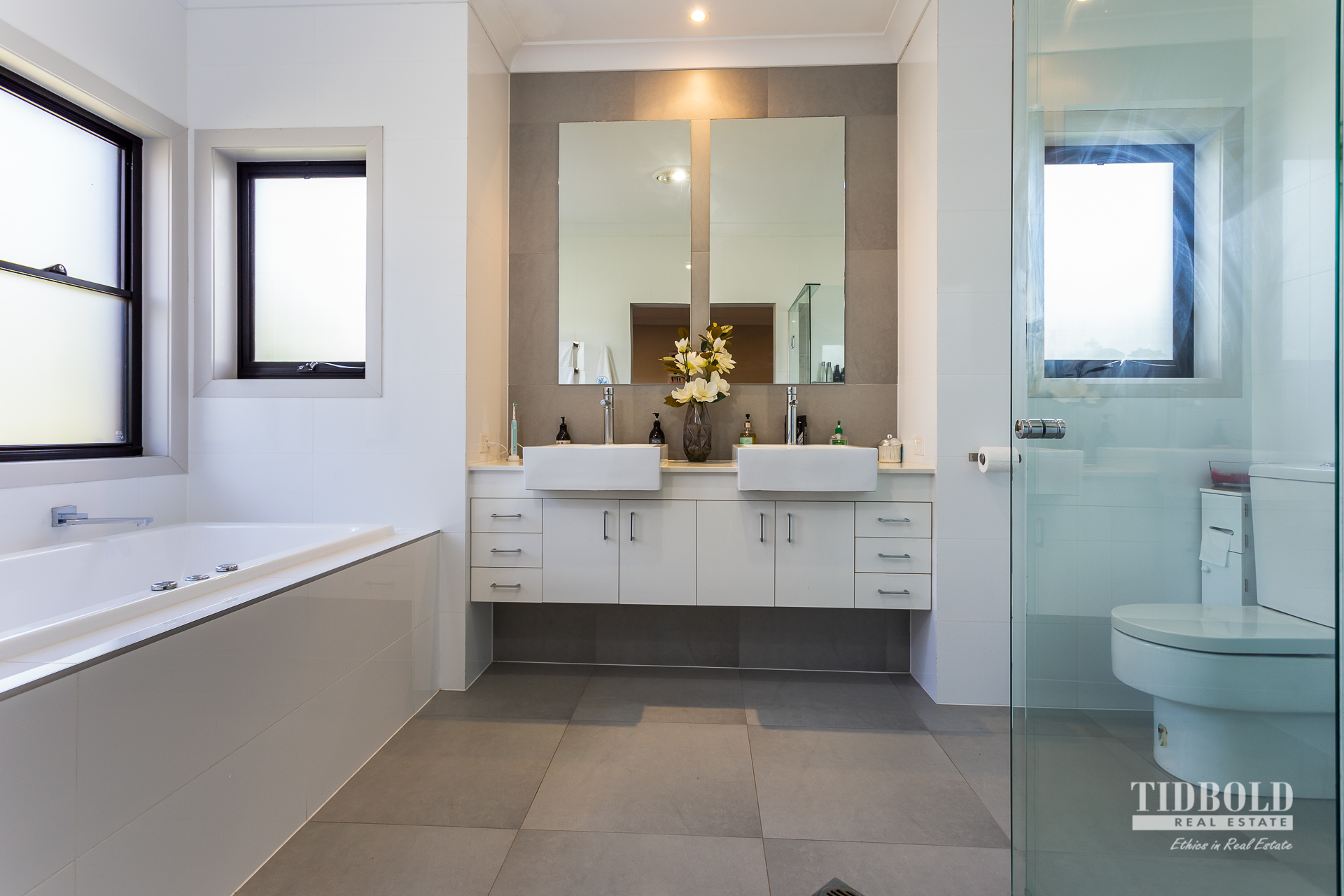 11 Cypress Street, Redland Bay - Thumbnail 8
