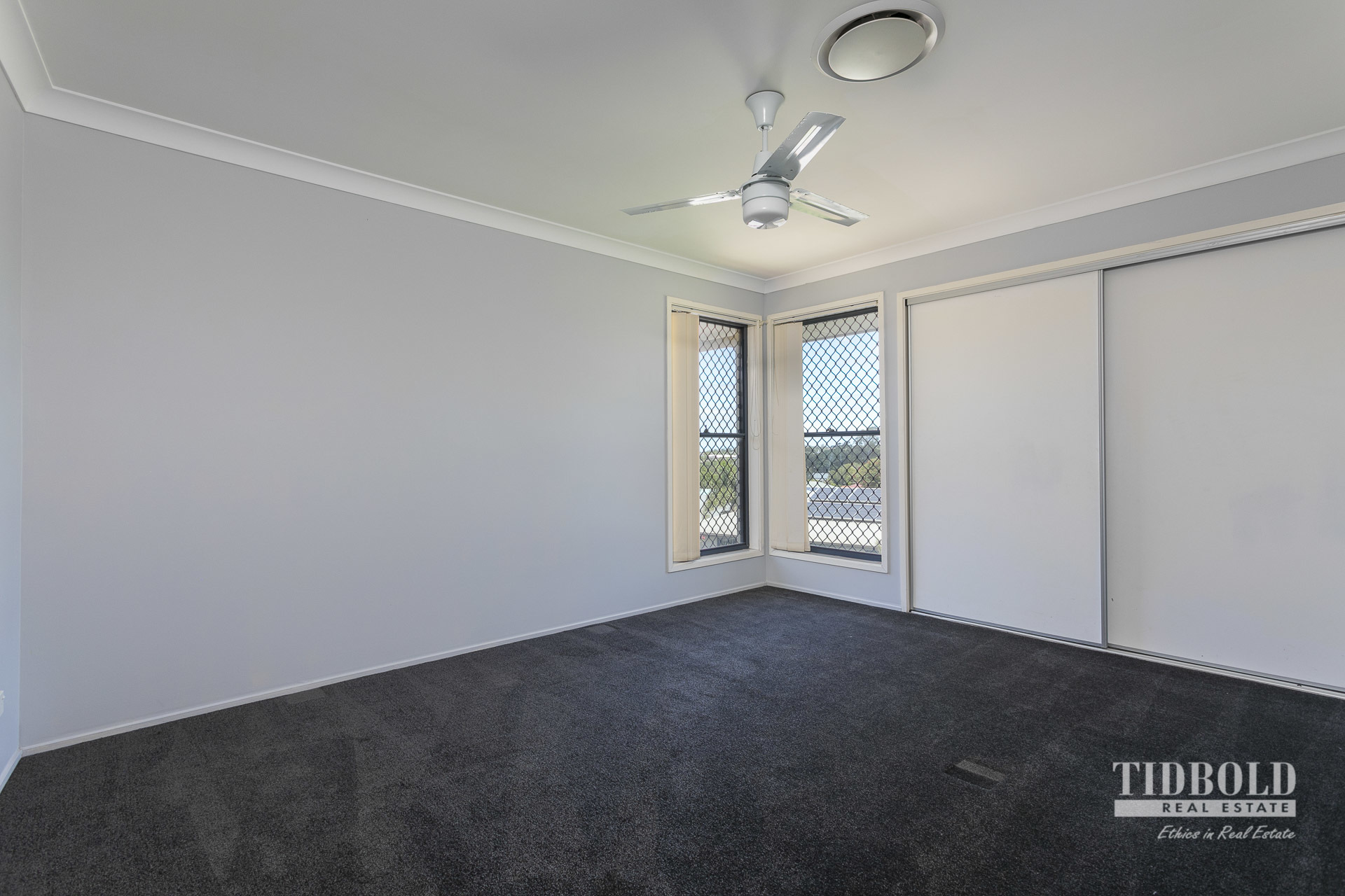 27 Attenborough Circuit, Redland Bay - Thumbnail 8