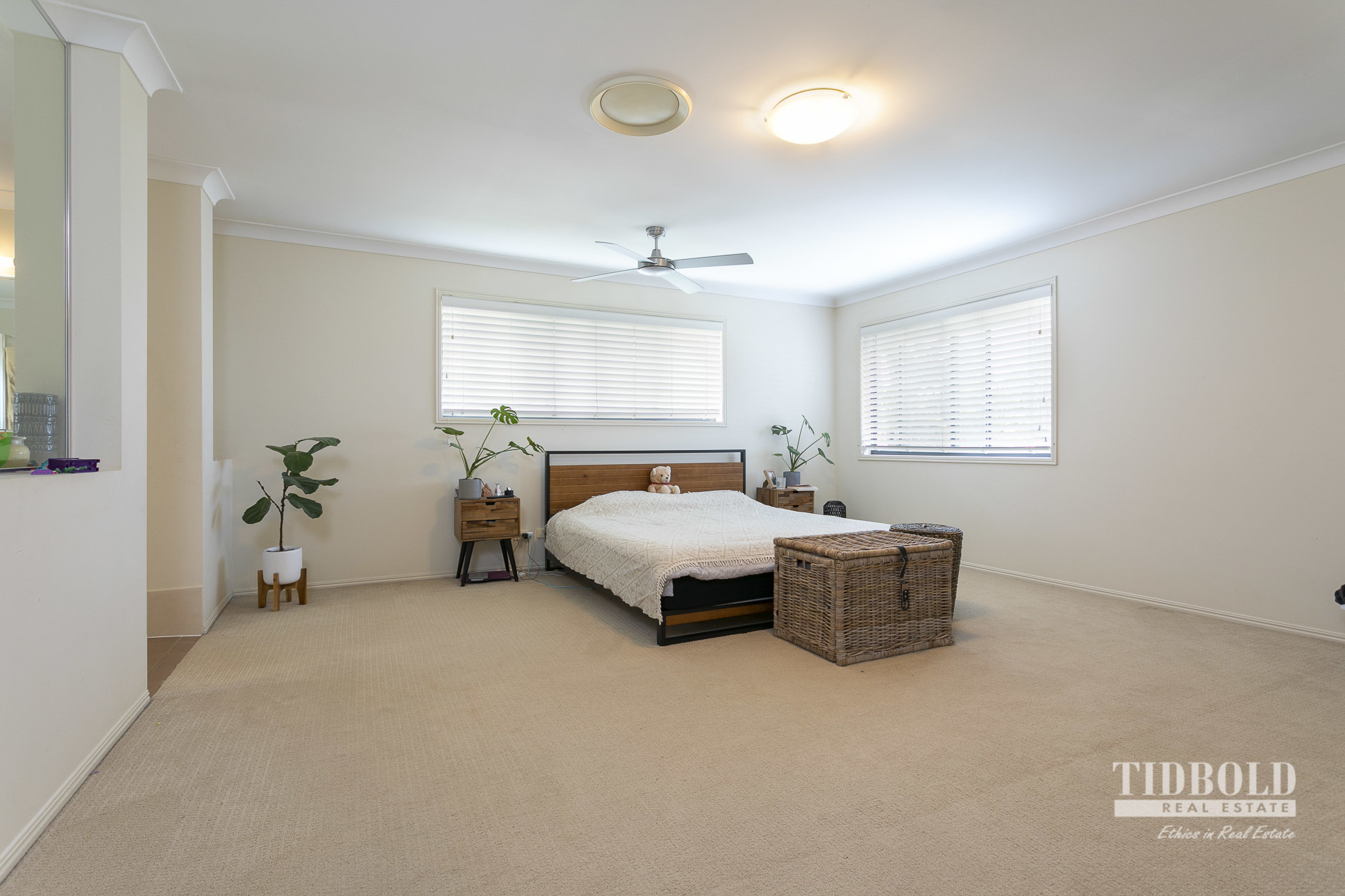21 Lindeman Place, Redland Bay - Thumbnail 8