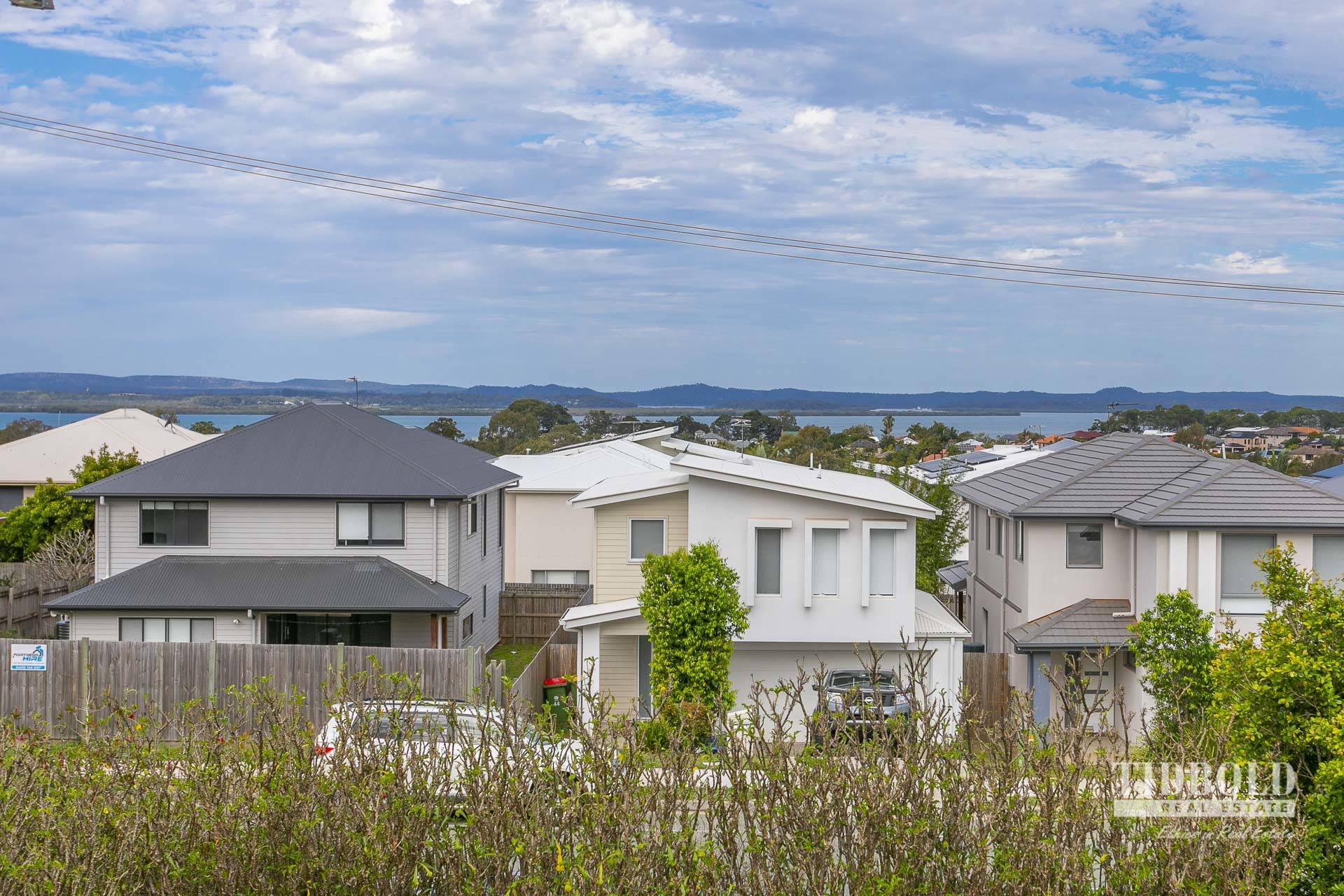 21 Lindeman Place, Redland Bay - Thumbnail 3