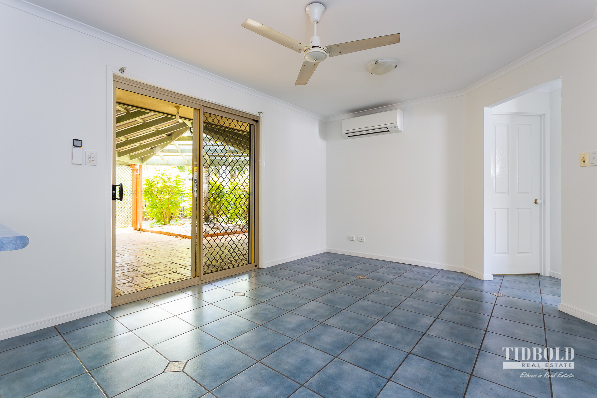 11 Pinelands Circuit, Redland Bay - Thumbnail 3
