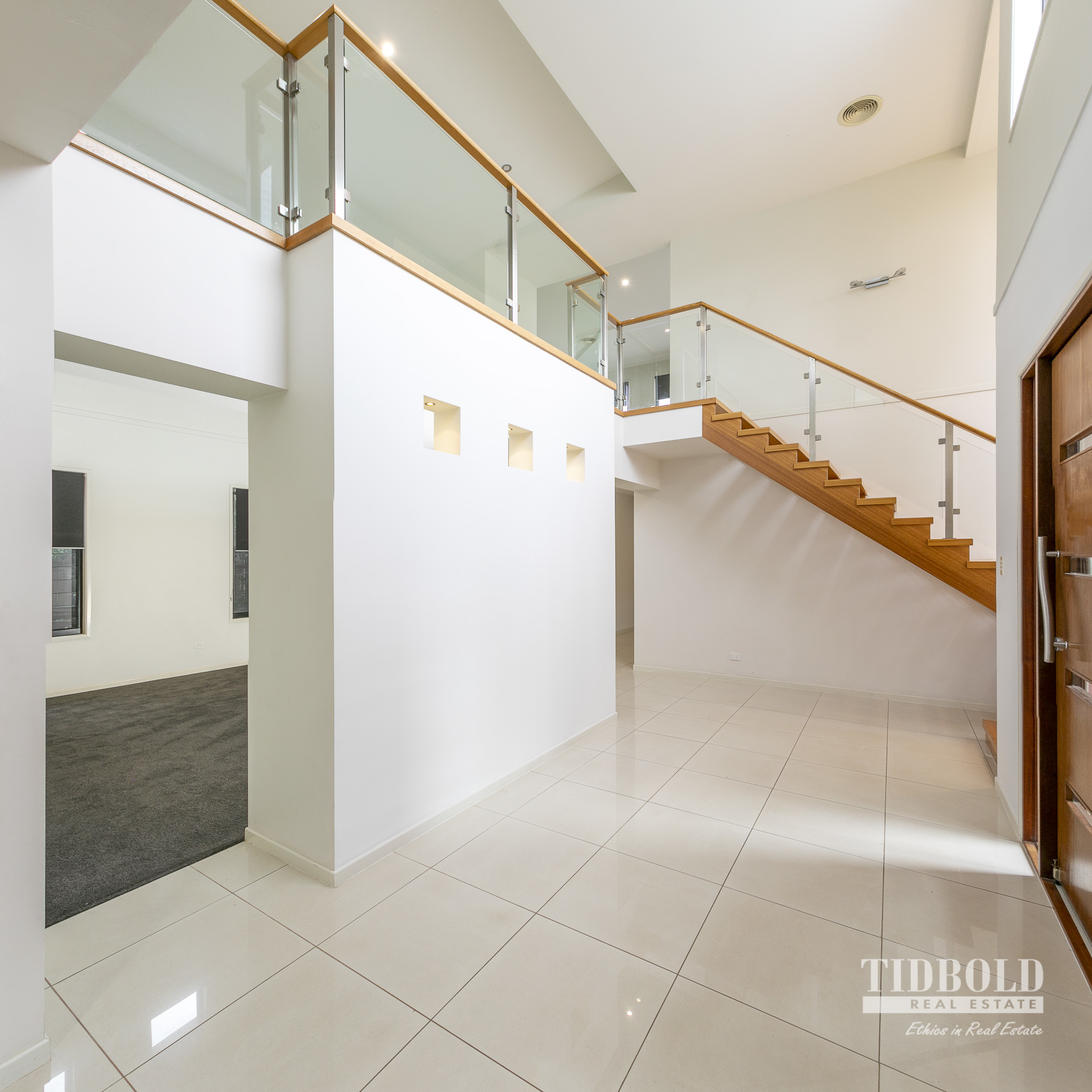 27 Huntly Place, Redland Bay - Thumbnail 8