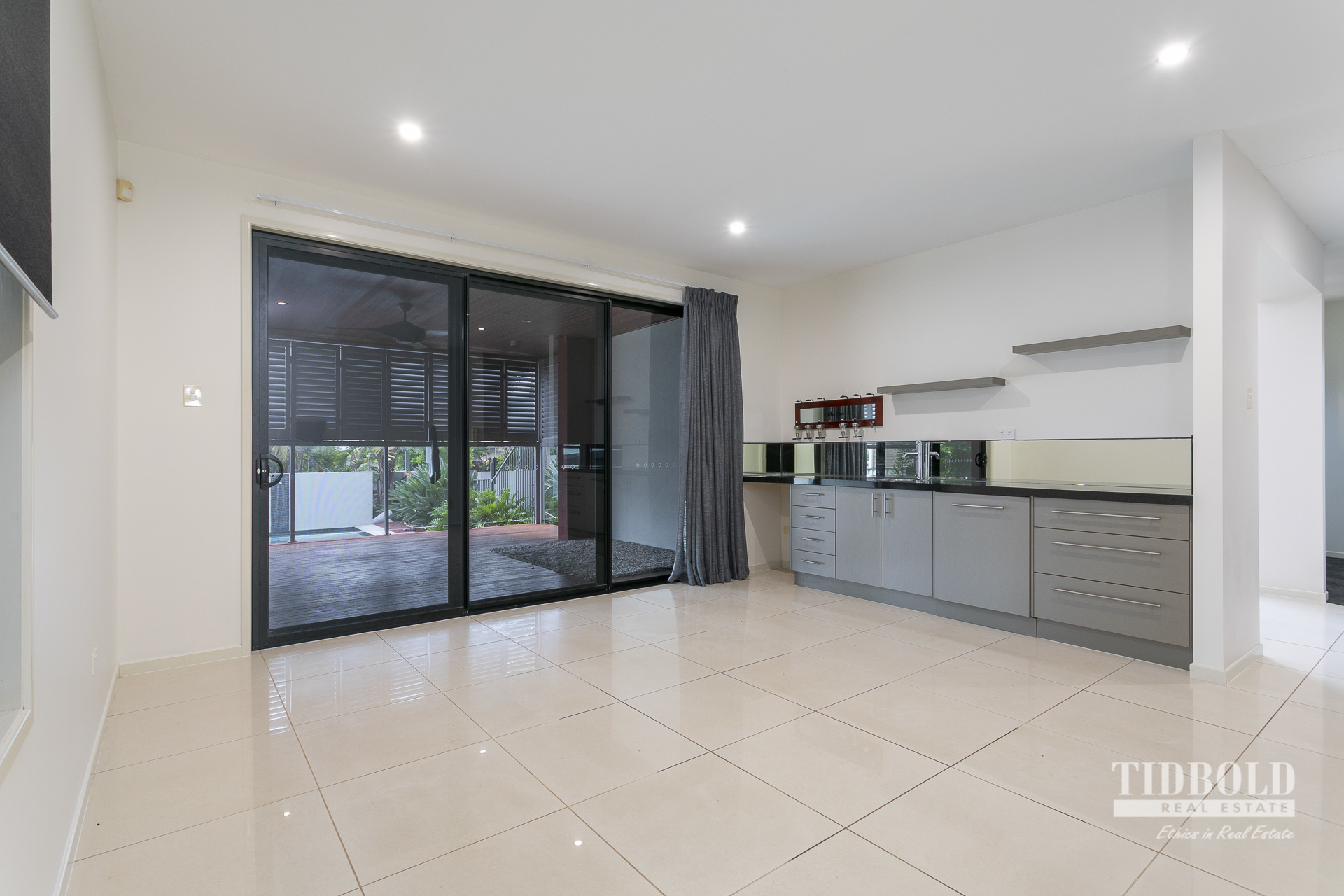 27 Huntly Place, Redland Bay - Thumbnail 7