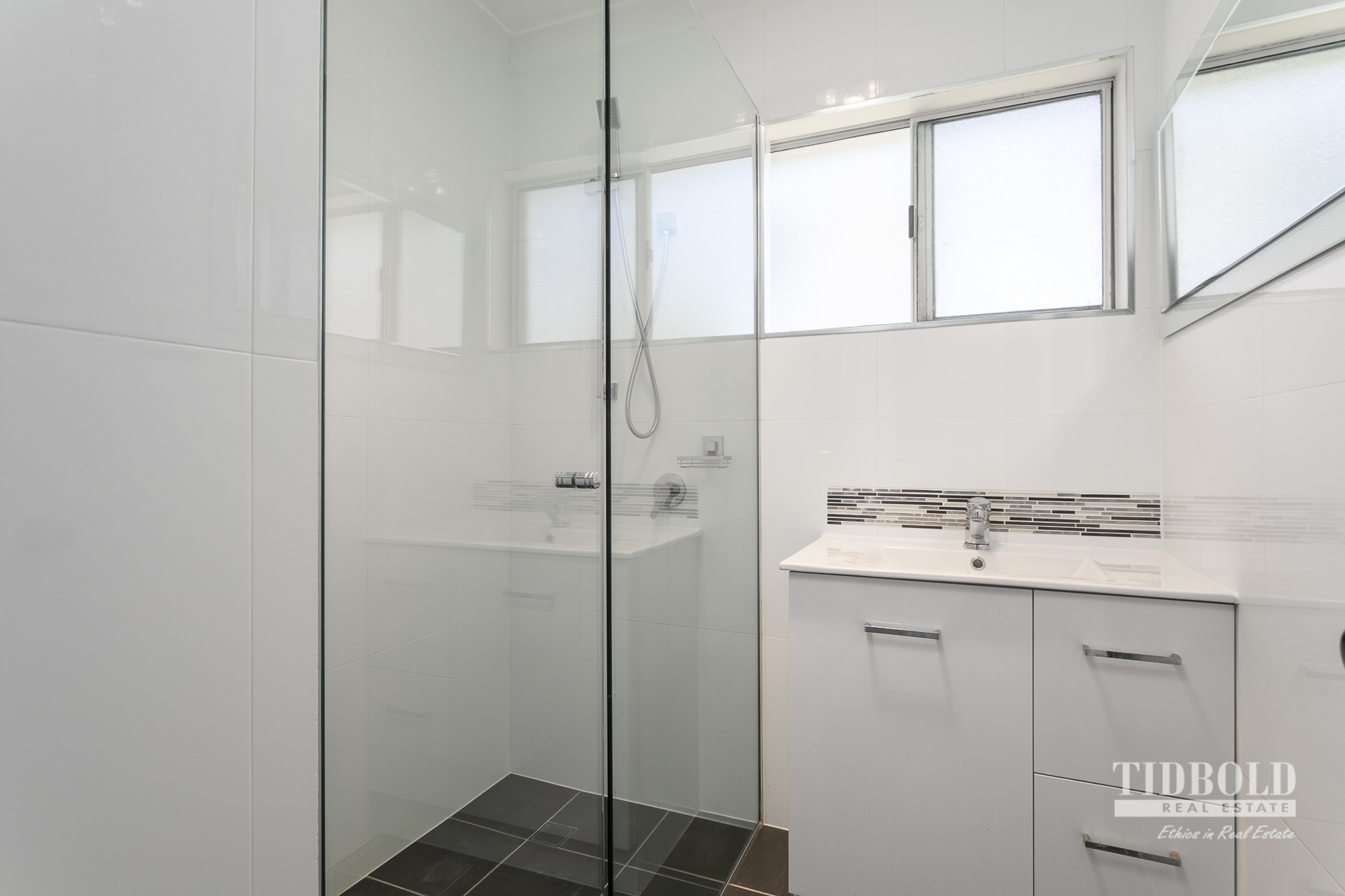 8 Tina Street, Redland Bay - Thumbnail 8