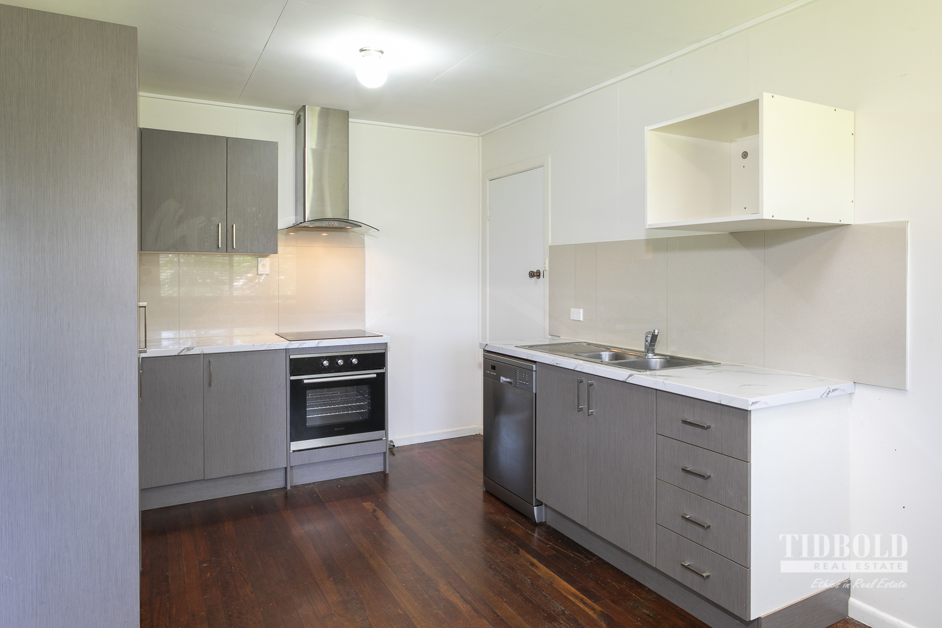 8 Tina Street, Redland Bay - Thumbnail 2