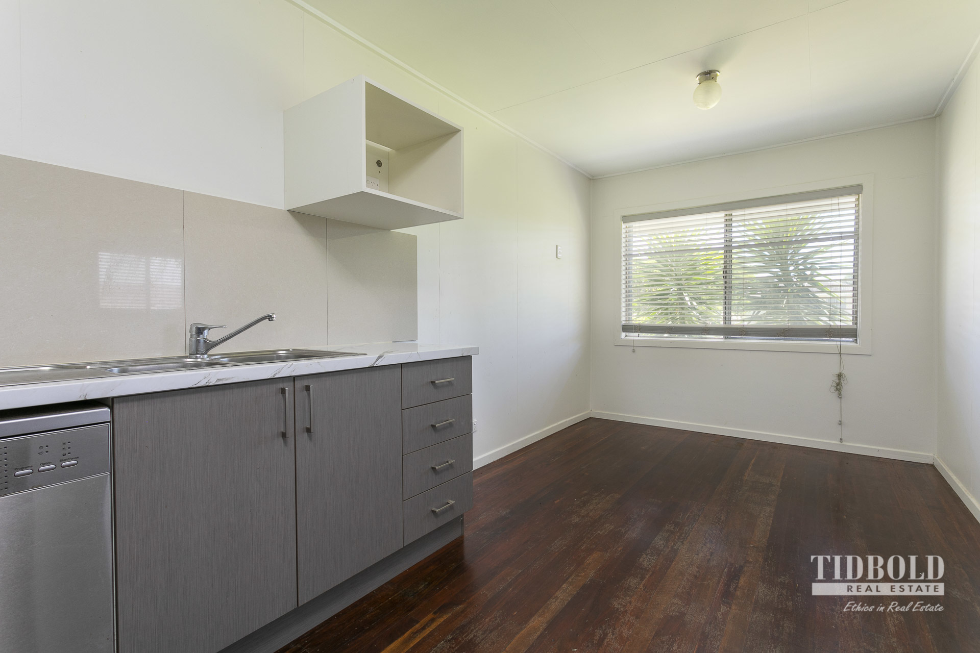 8 Tina Street, Redland Bay - Thumbnail 3