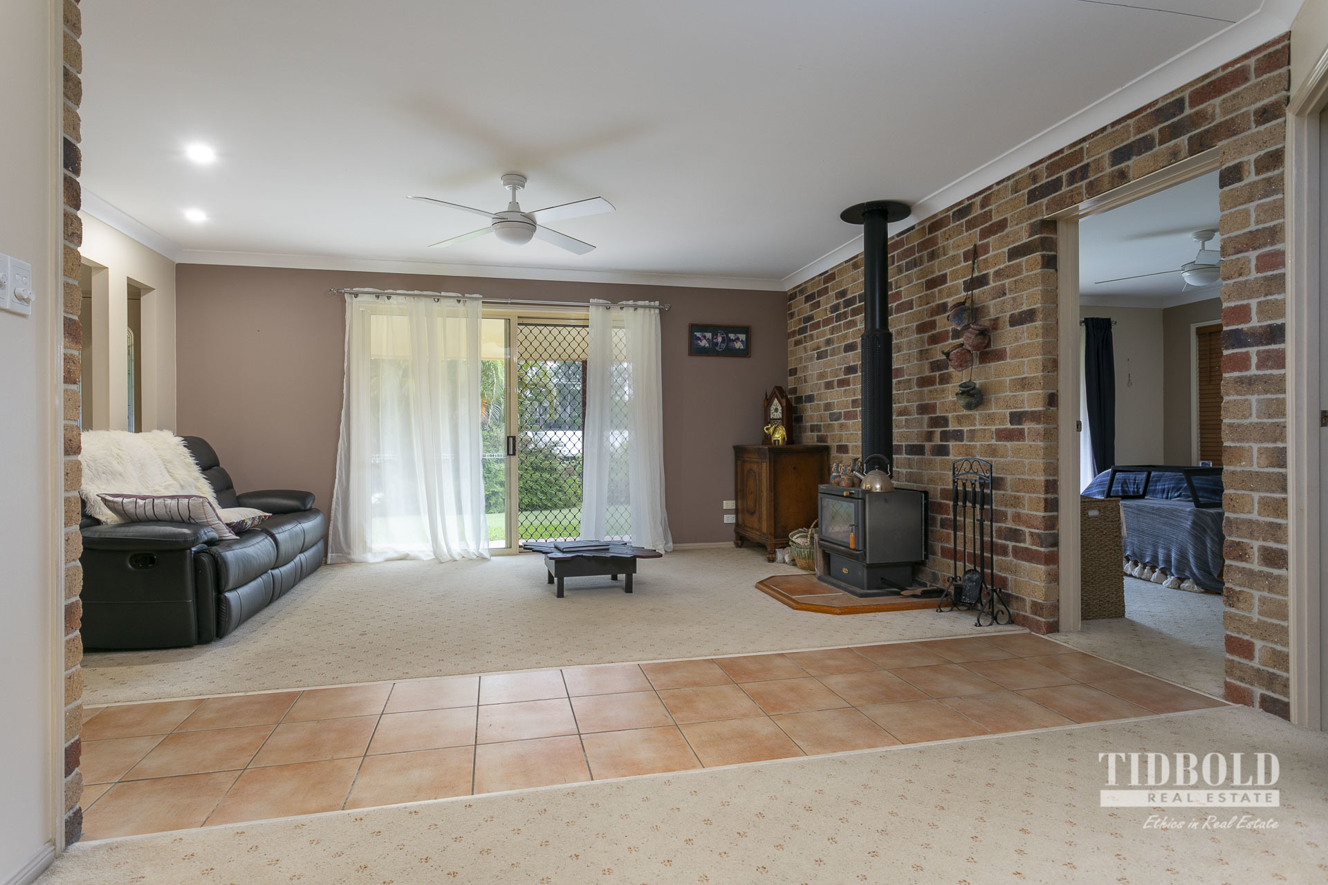 9 Kalmia Drive, Redland Bay > Tidbold Real Estate