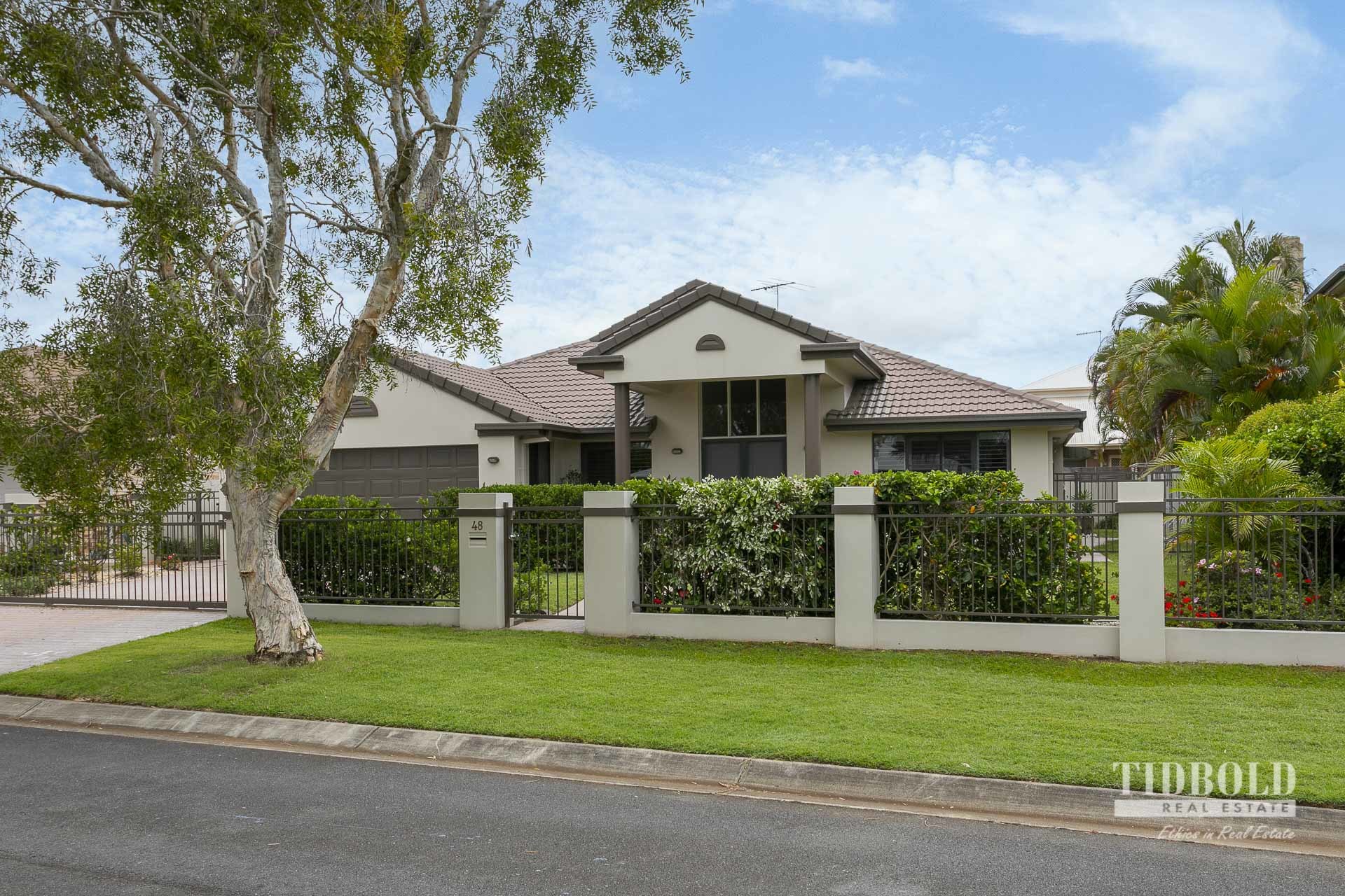 48 Penzance Drive, Redland Bay - Thumbnail 2