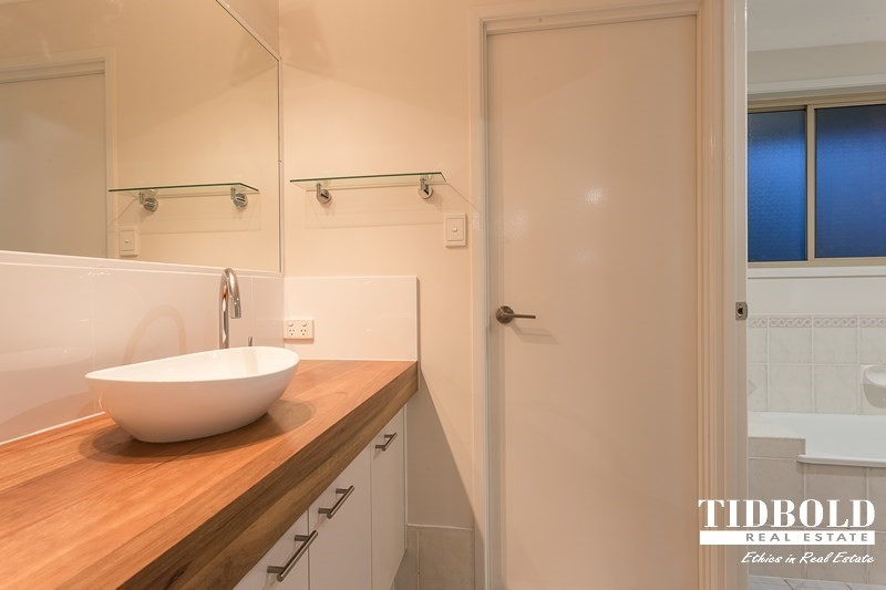 32 Jay Crescent, Redland Bay - Thumbnail 7
