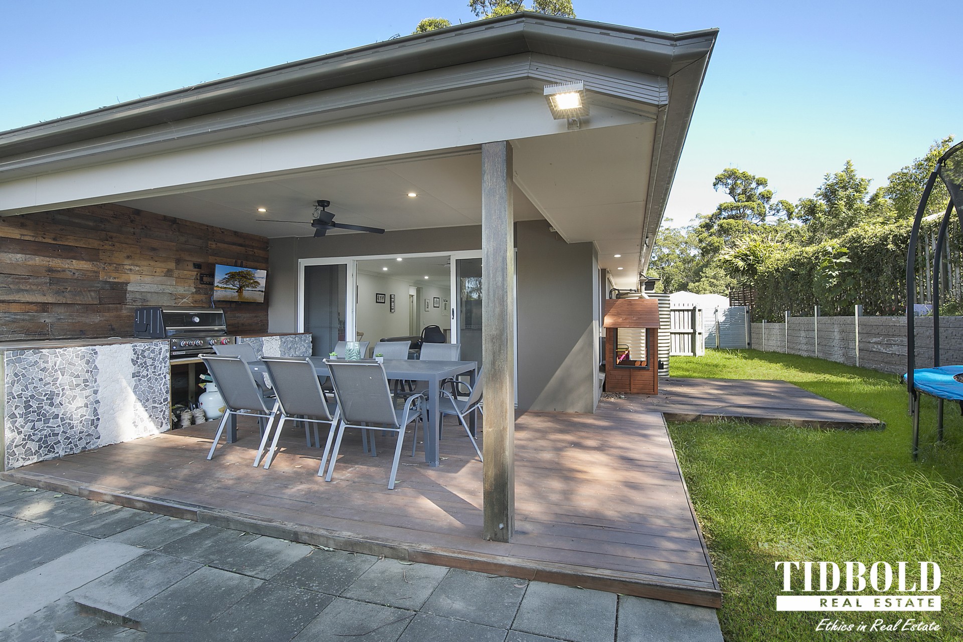 14 Blackbutt Avenue, Mount Cotton - Thumbnail 2