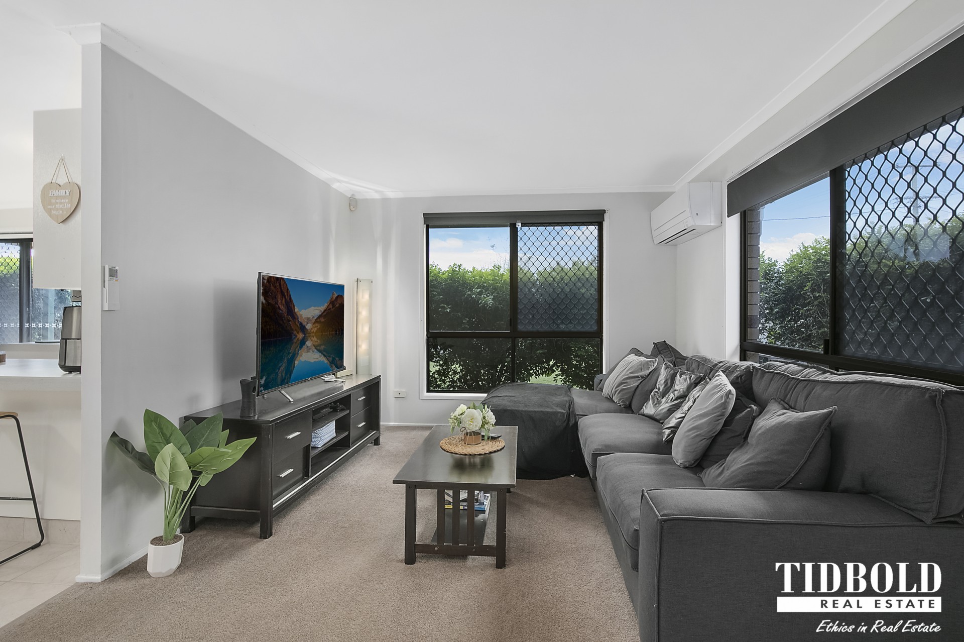 114 Sycamore Parade, Victoria Point - Thumbnail 2
