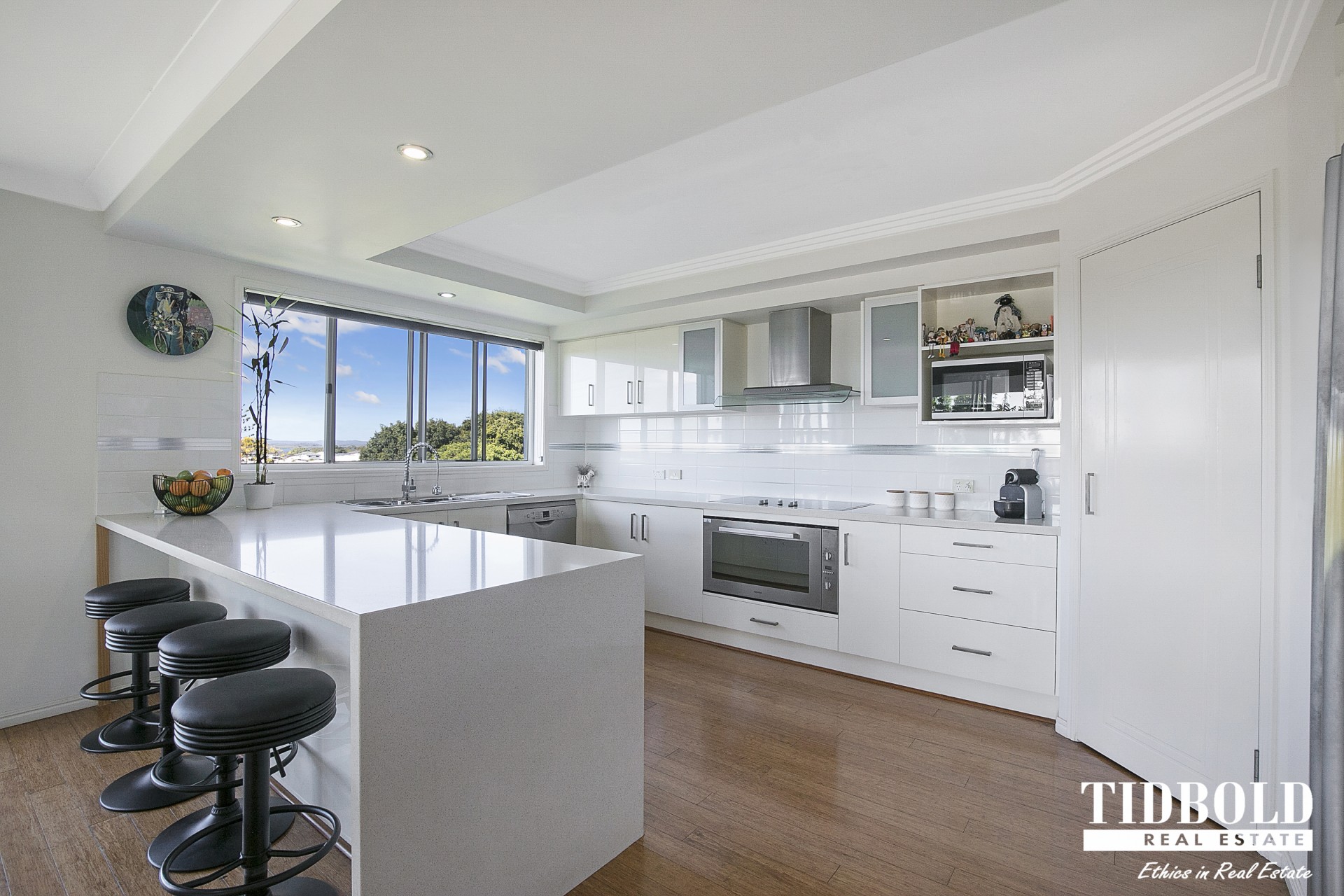 71 Spinnaker Circuit, Redland Bay - Thumbnail 3