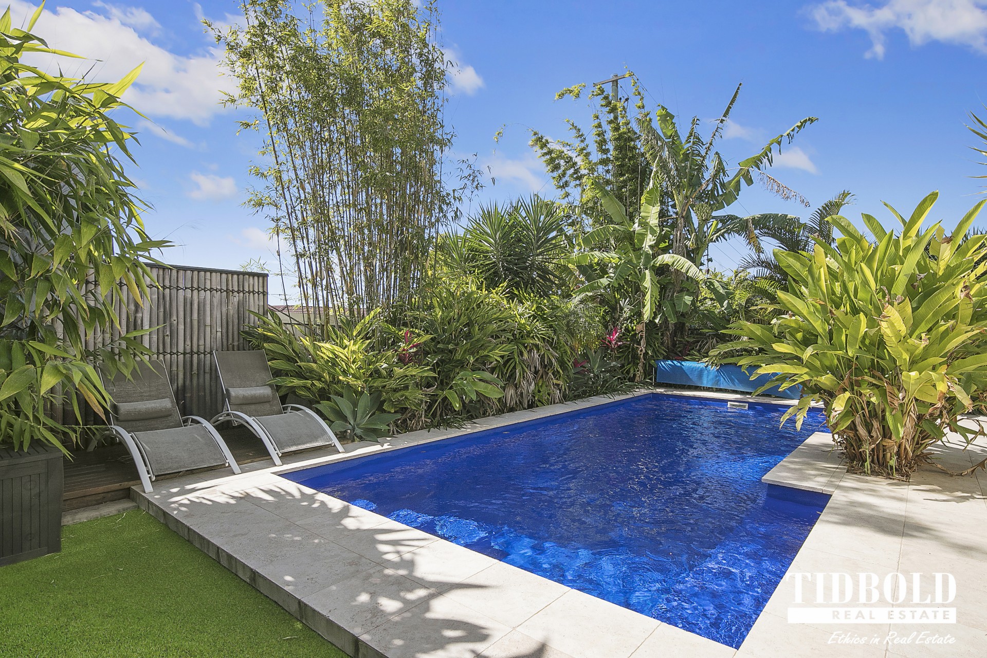71 Spinnaker Circuit, Redland Bay - Thumbnail 2