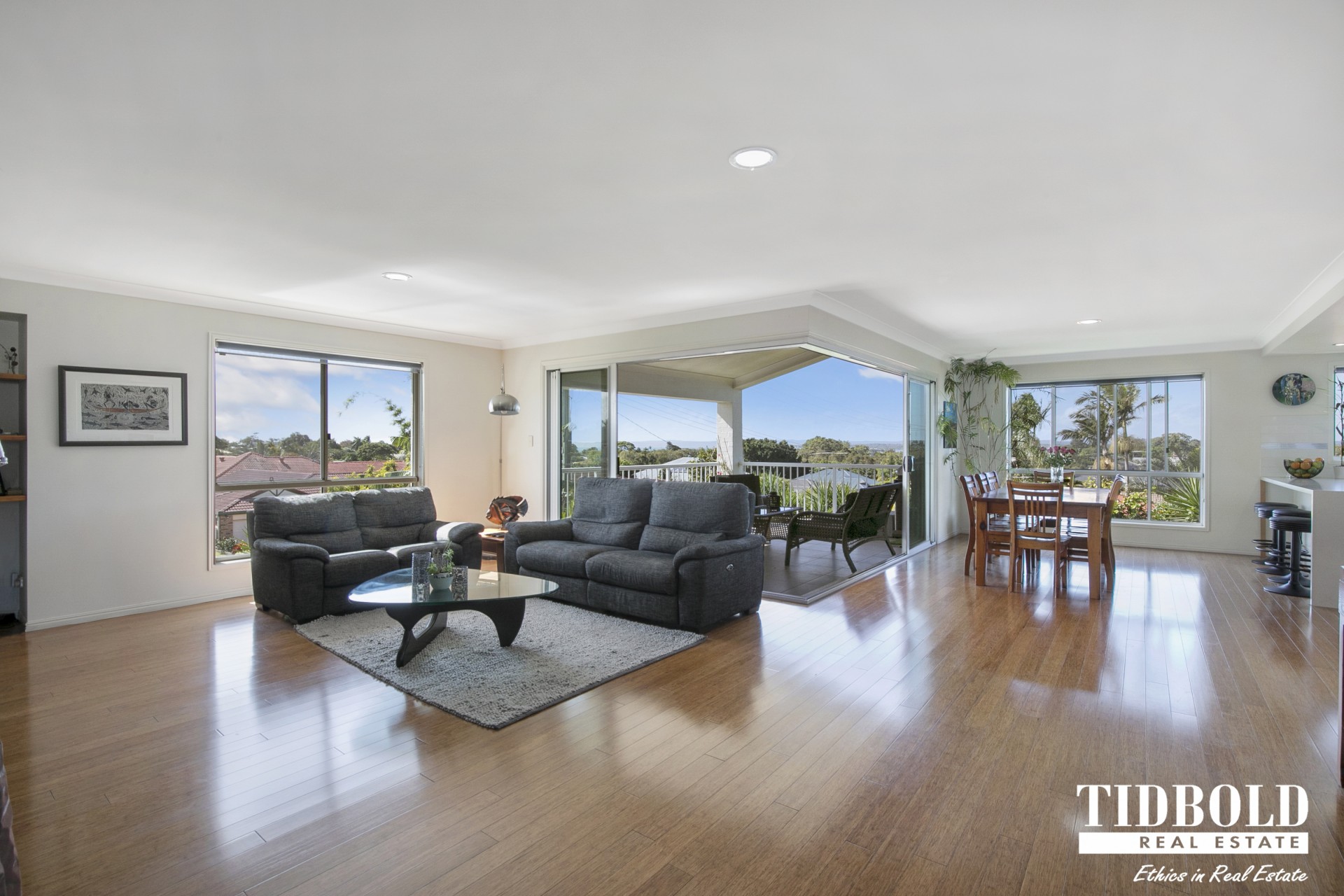 71 Spinnaker Circuit, Redland Bay - Thumbnail 4