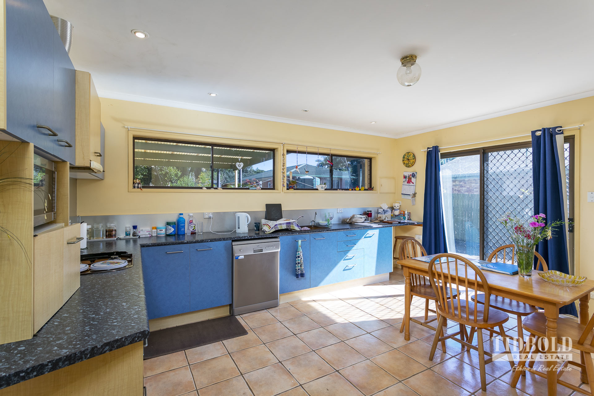 30 Paranka Drive North, Cleveland - Thumbnail 2