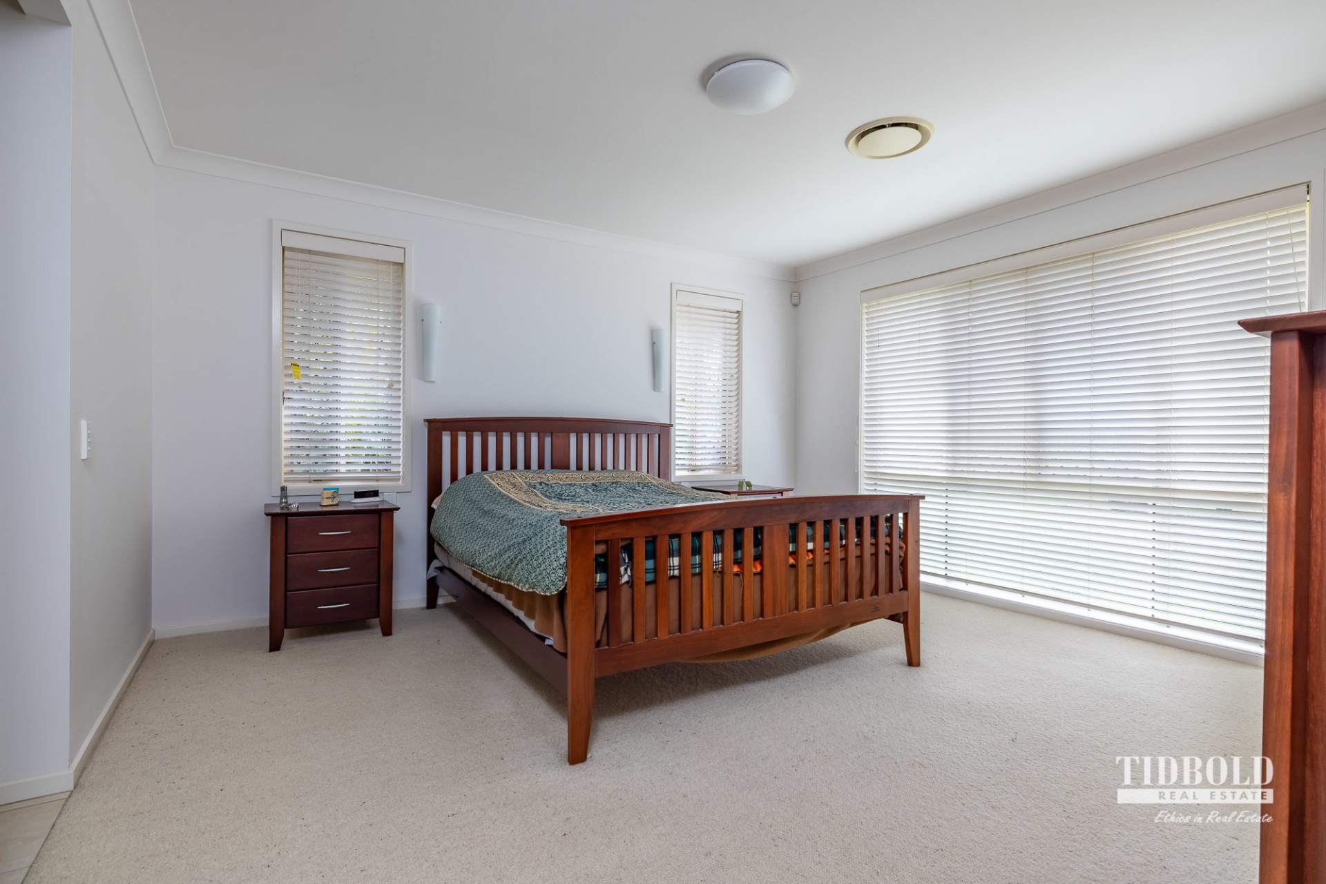 70 Ebony Crescent, Redland Bay - Thumbnail 8