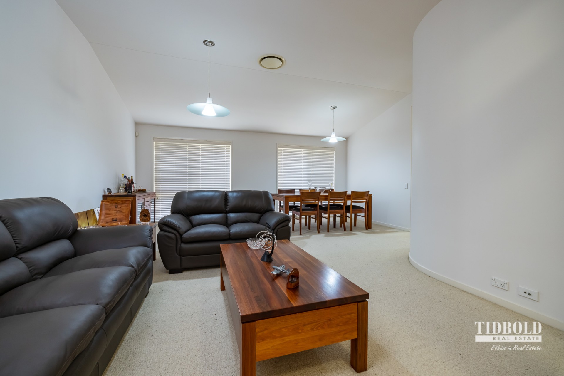 70 Ebony Crescent, Redland Bay - Thumbnail 6