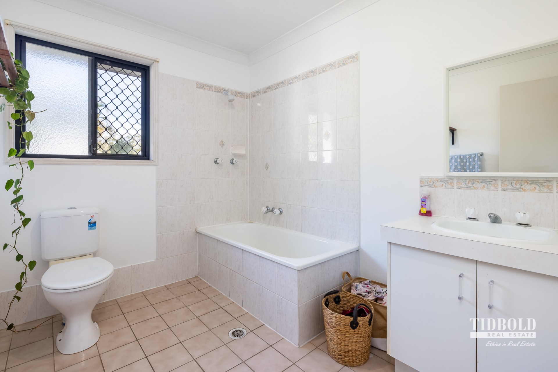 29 Batehaven Street, Loganholme - Thumbnail 7