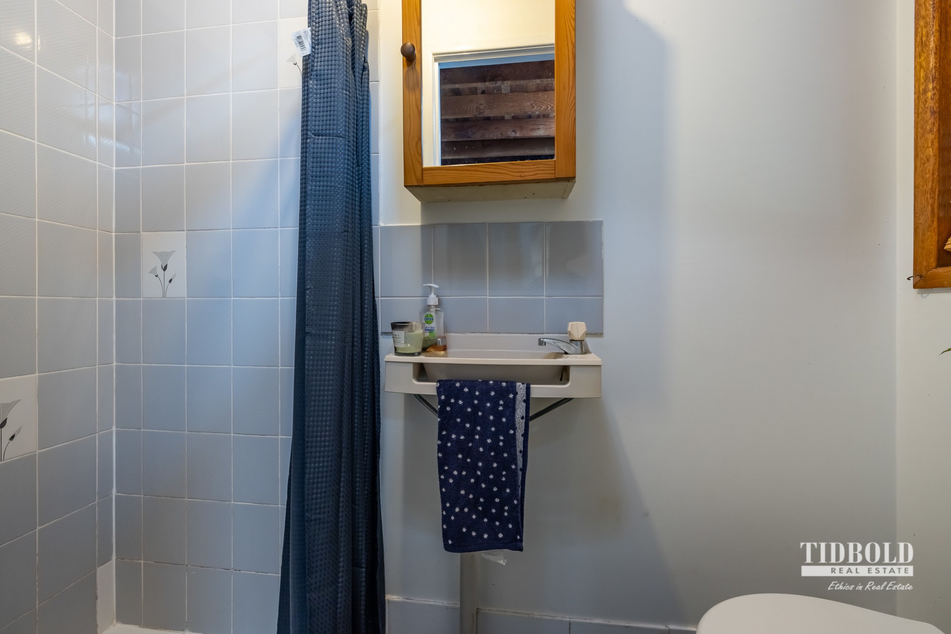 9 Valley Way, Mount Cotton > Tidbold Real Estate