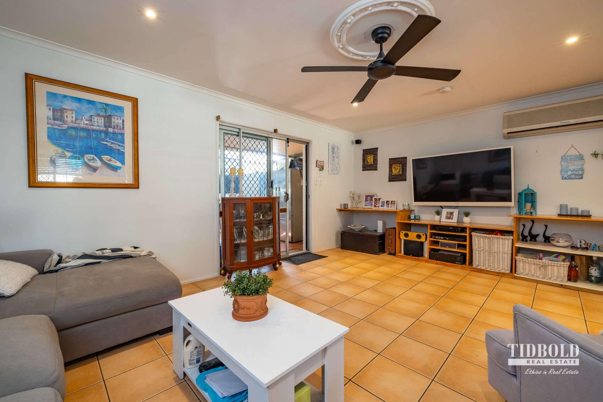 18 Lisa Street, Redland Bay - Thumbnail 4