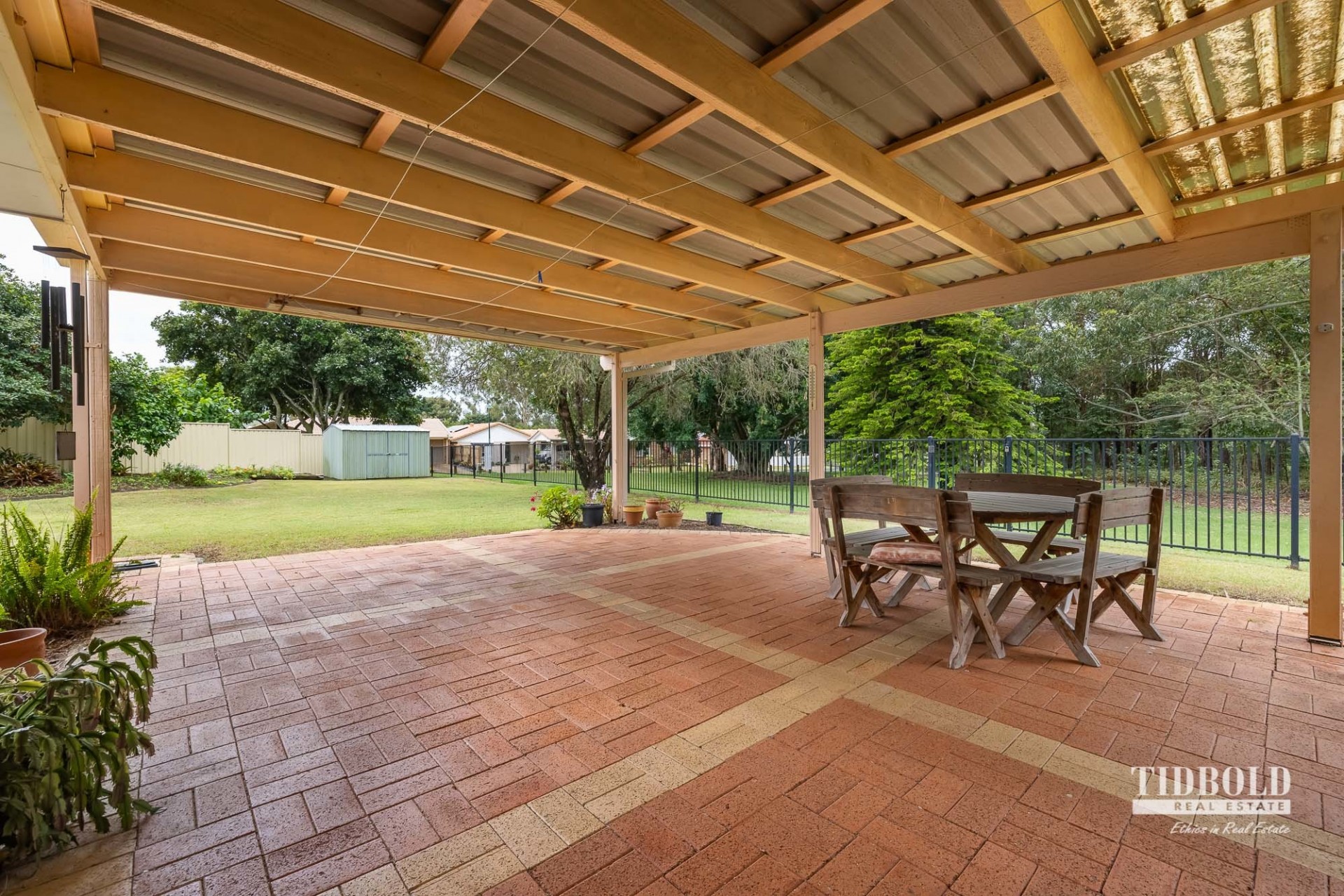 9 Honeysuckle Court, Victoria Point - Thumbnail 3