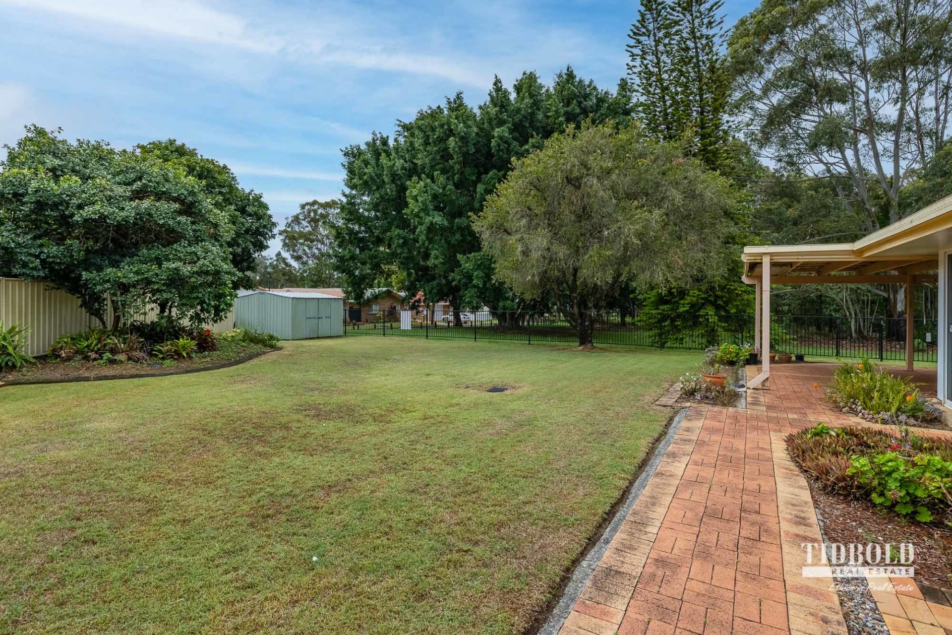 9 Honeysuckle Court, Victoria Point - Thumbnail 2