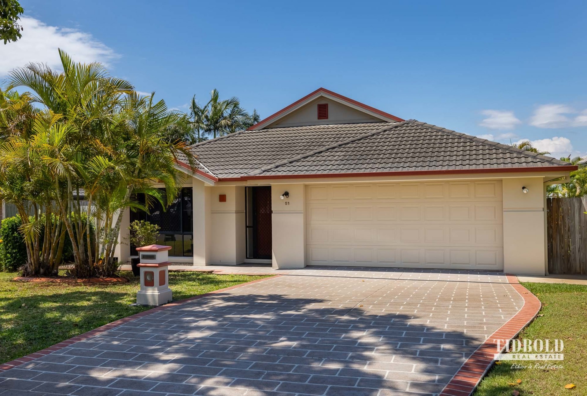 51 Spinnaker Circuit, Redland Bay - Thumbnail 2