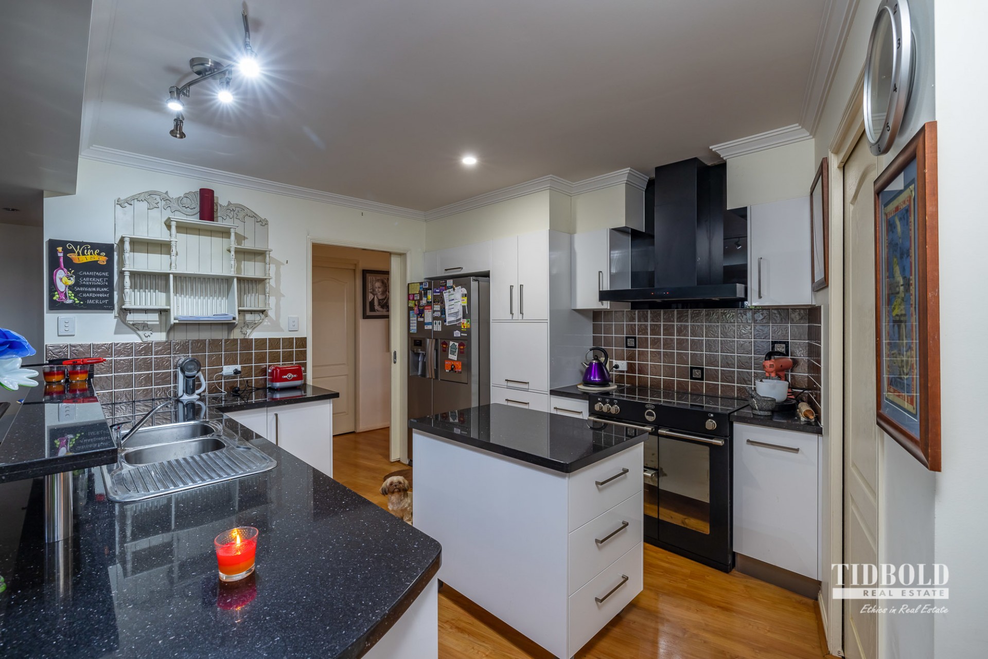 8 Seagrass Place, Redland Bay - Thumbnail 4