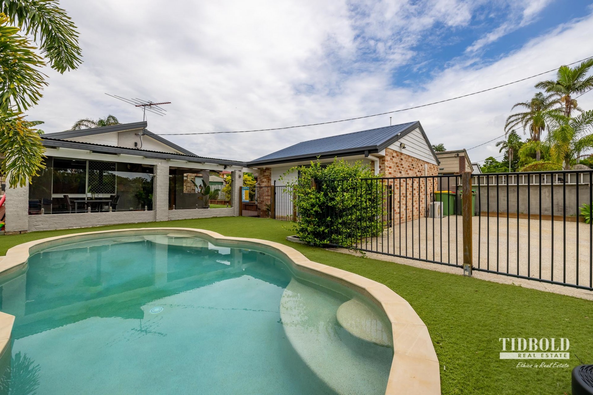 23 Shanahan Street, Redland Bay - Thumbnail 2