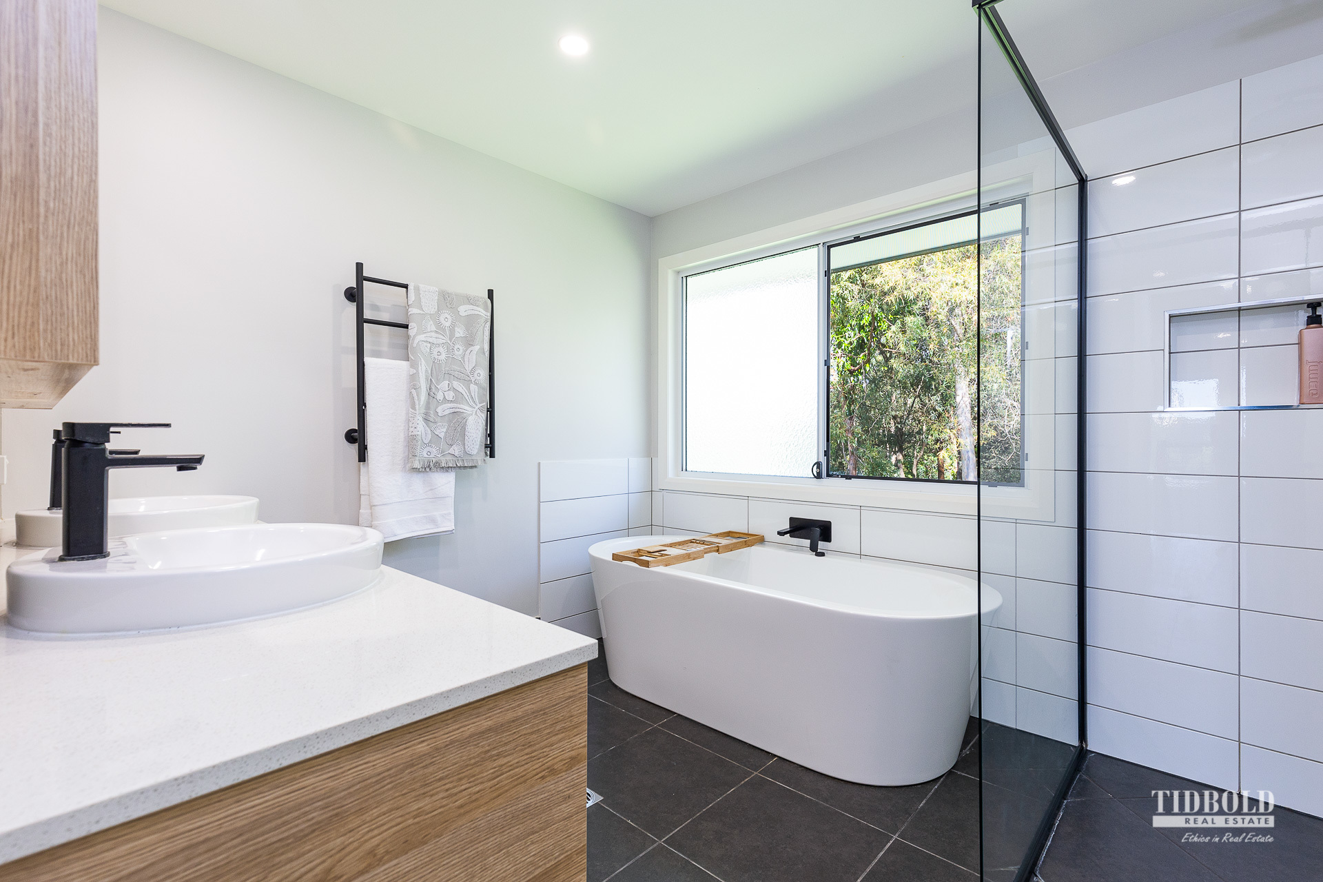 34 Vanstone Way, Redland Bay > Tidbold Real Estate