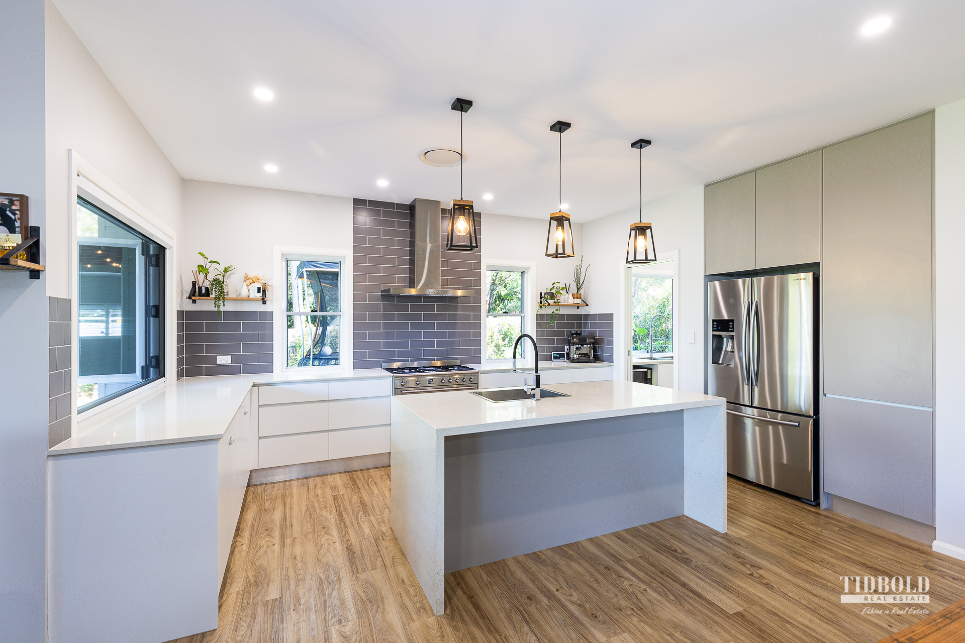 34 Vanstone Way, Redland Bay > Tidbold Real Estate