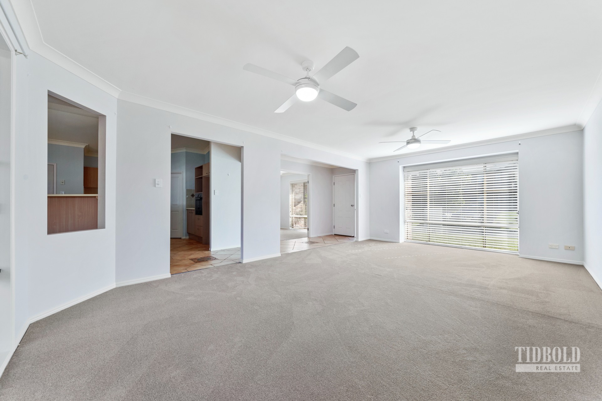 10 Seagrass Place, Redland Bay - Thumbnail 4