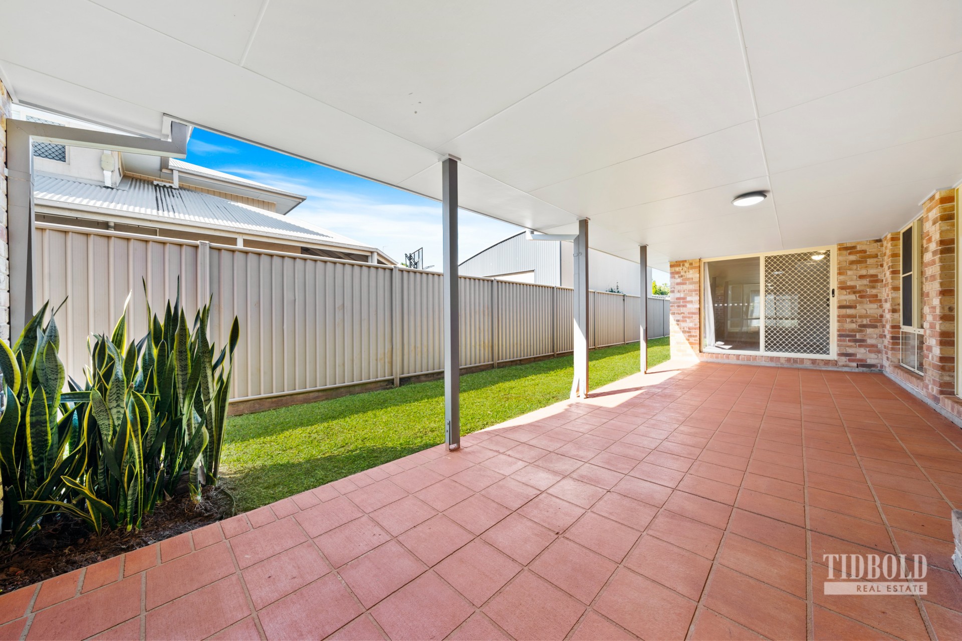 10 Seagrass Place, Redland Bay - Thumbnail 2
