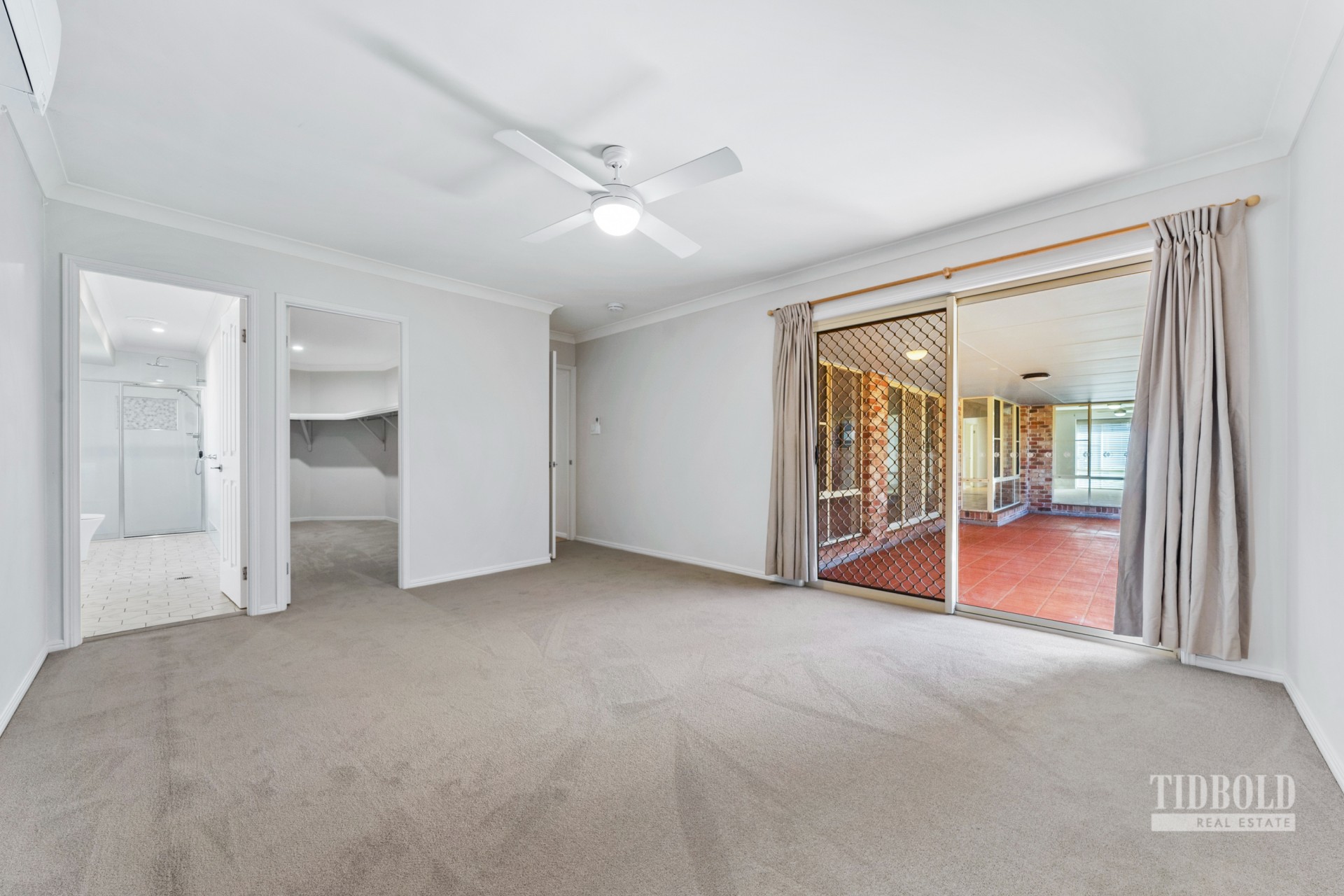 10 Seagrass Place, Redland Bay - Thumbnail 6