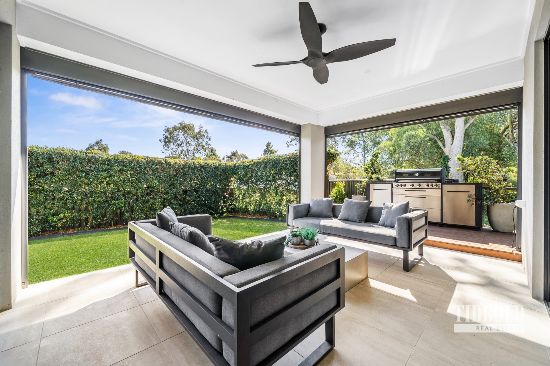 10 Isaac Place, Redland Bay - Thumbnail 2