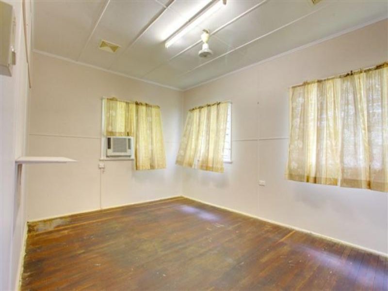 16 Begg St, Gulliver > RE/MAX Excellence