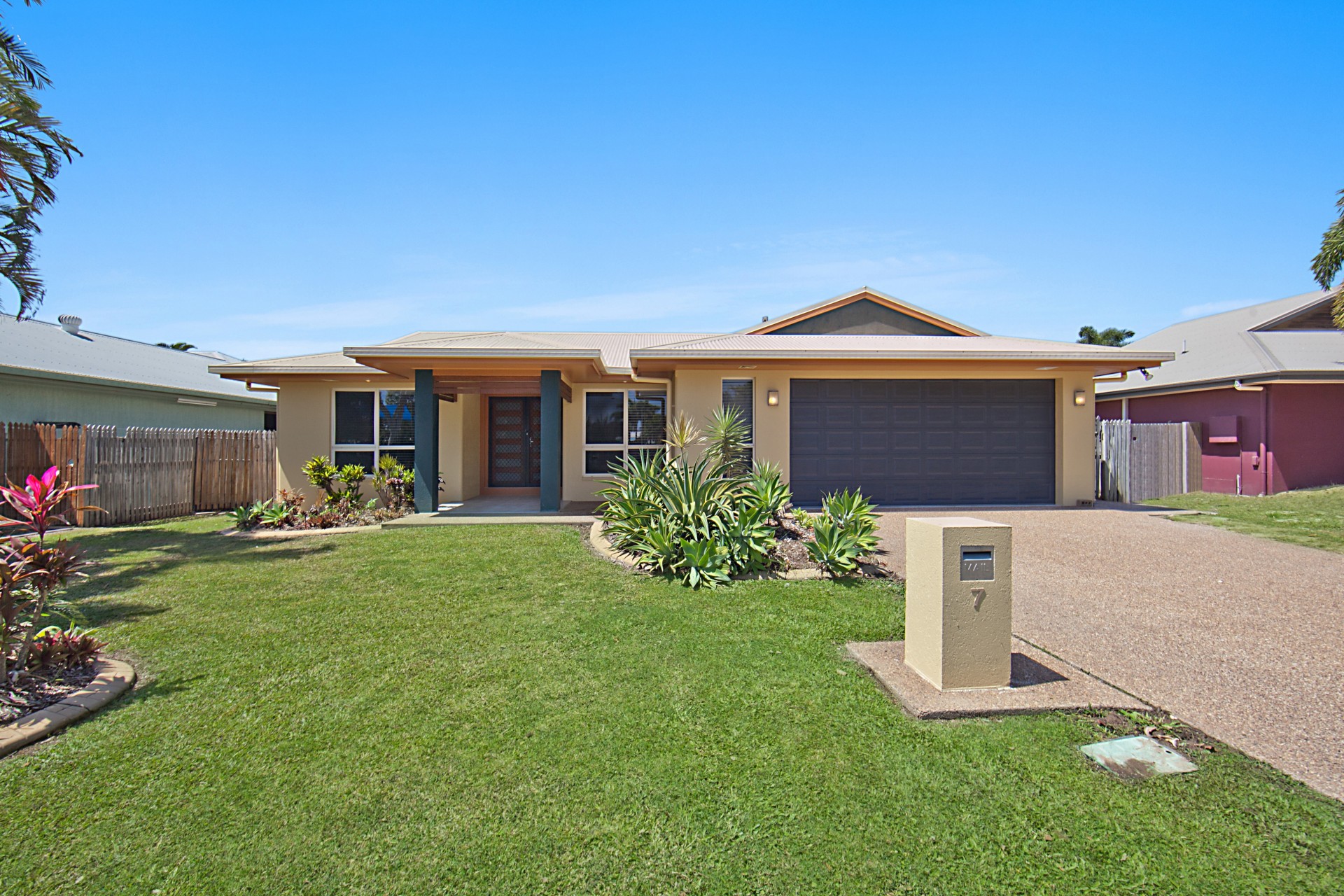 7 Lakeshore Circuit, Idalia > RE/MAX Excellence