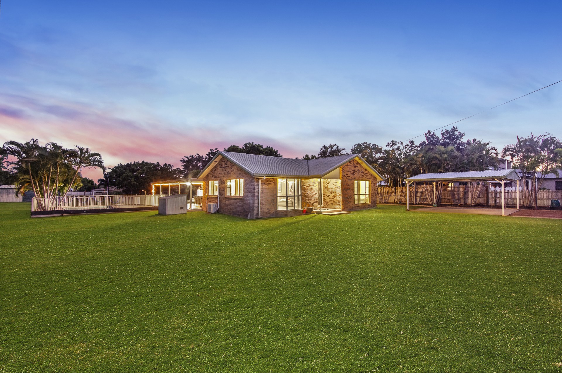 8 St Michael Court, Rangewood > RE/MAX Excellence