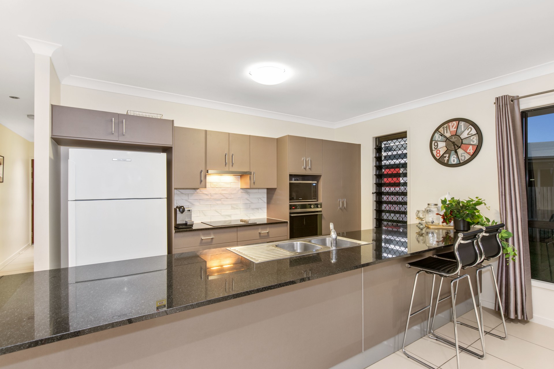 19 Beach Oak Drive, Mount Low